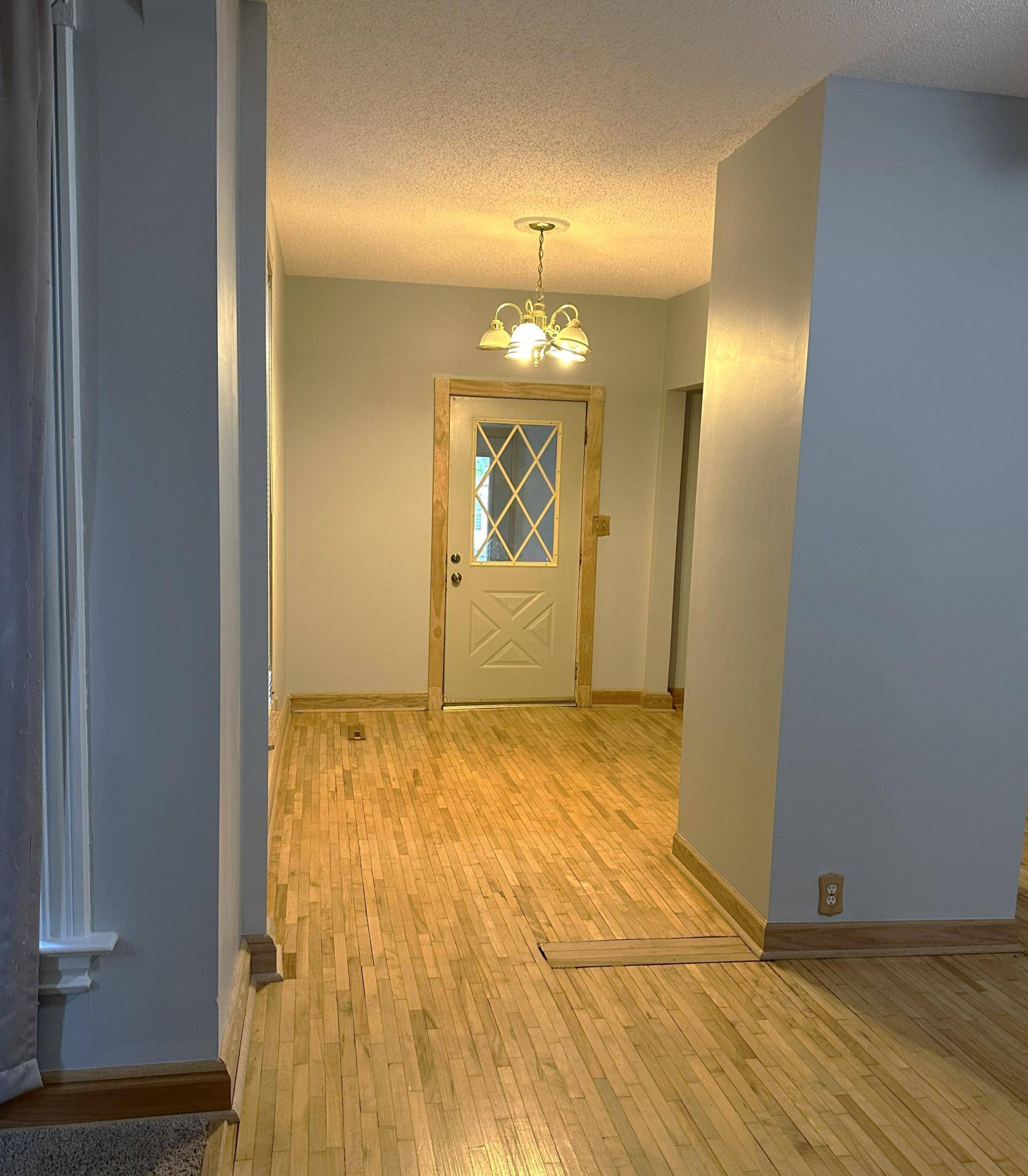 823 Juno AVE, Saint Paul, MN 55102