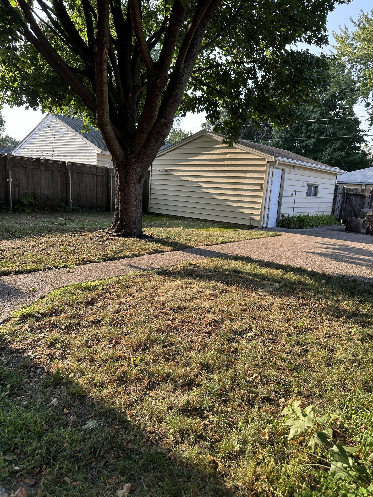 823 Juno AVE, Saint Paul, MN 55102