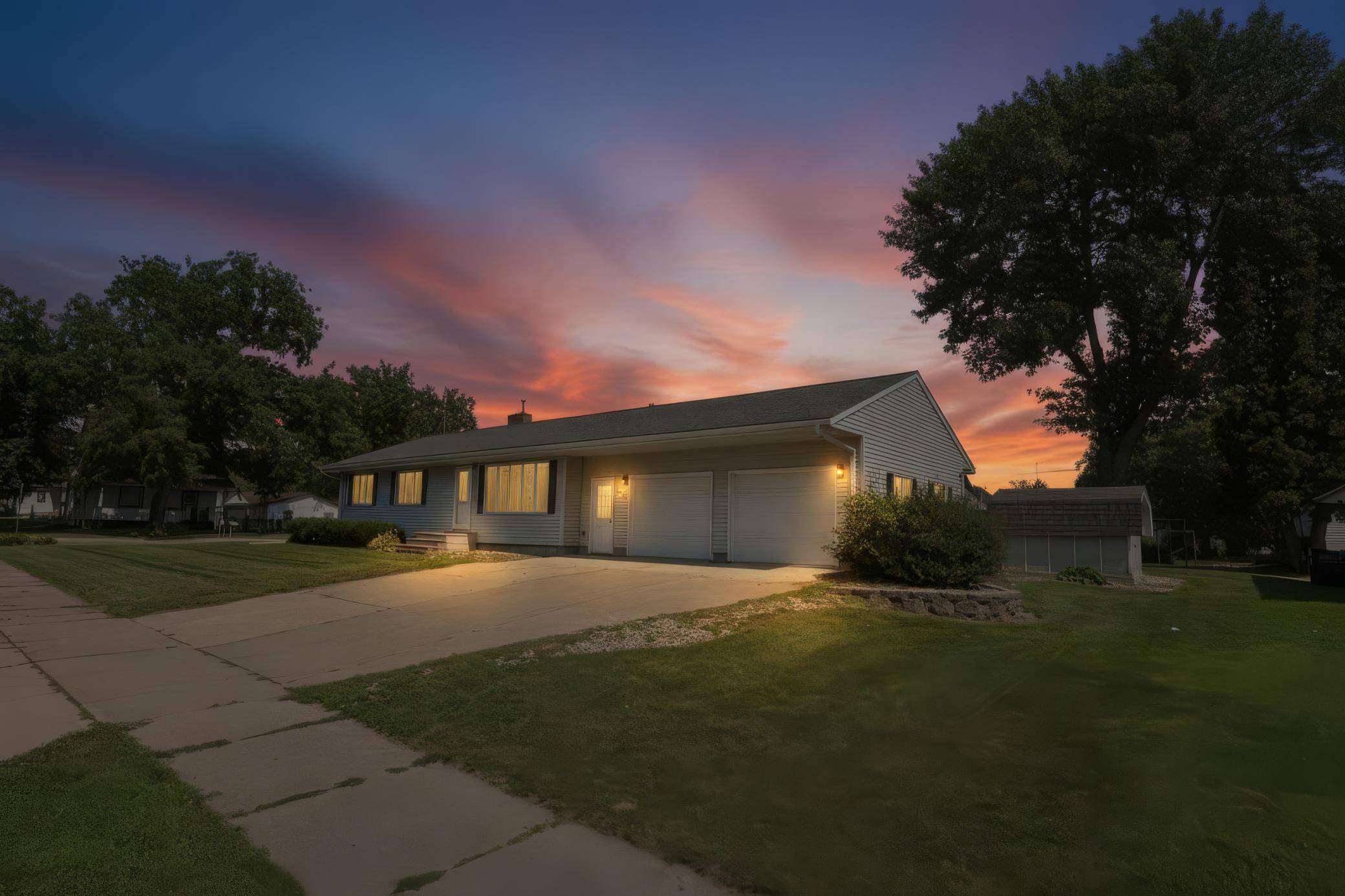 108 Park ST N, Fairfax, MN 55332