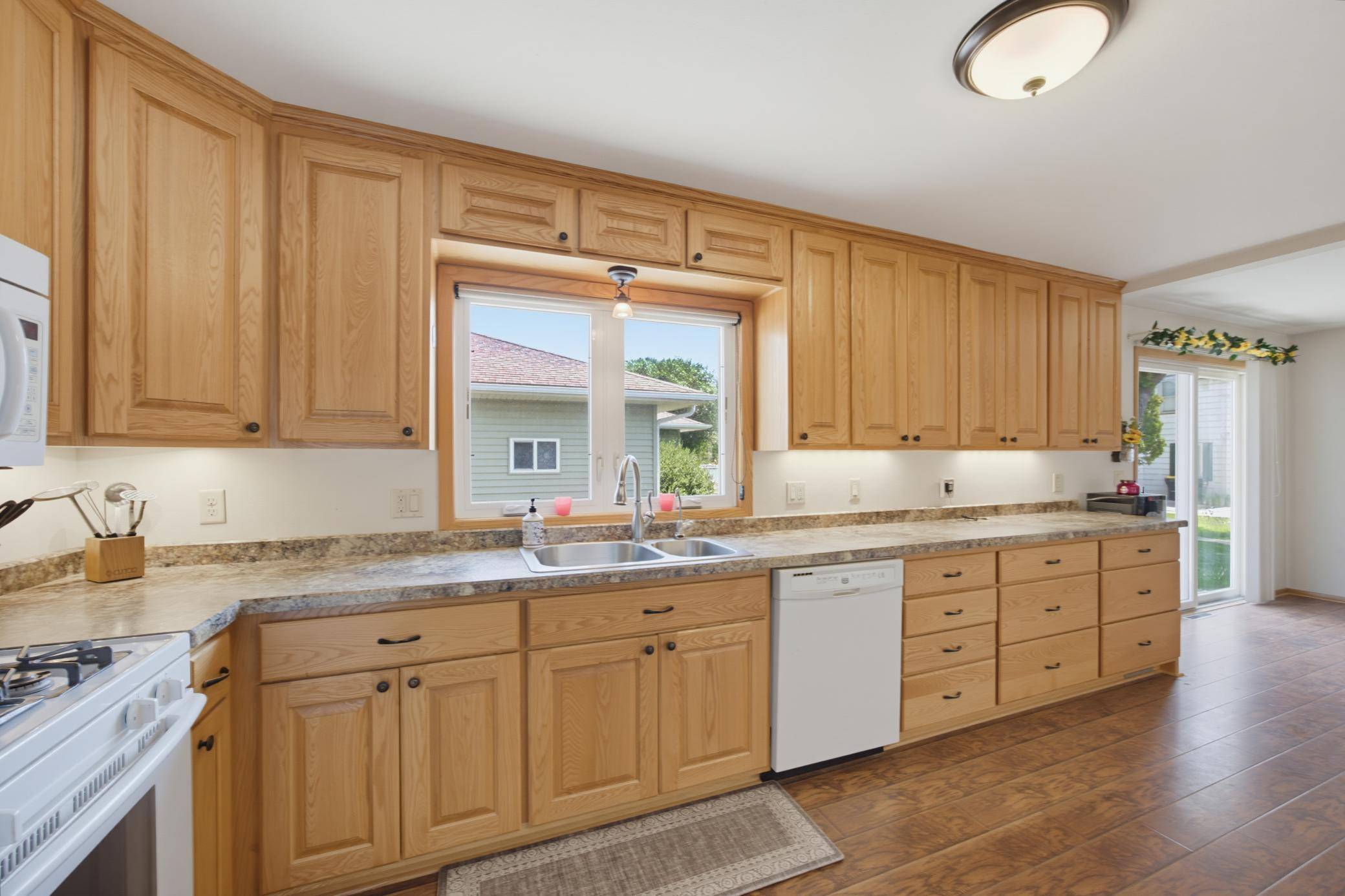 108 Park ST N, Fairfax, MN 55332