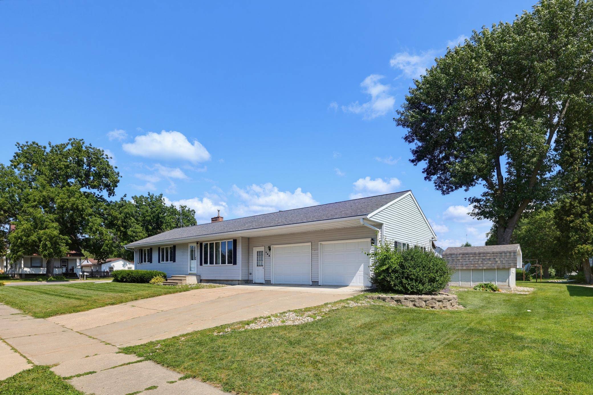 108 Park ST N, Fairfax, MN 55332