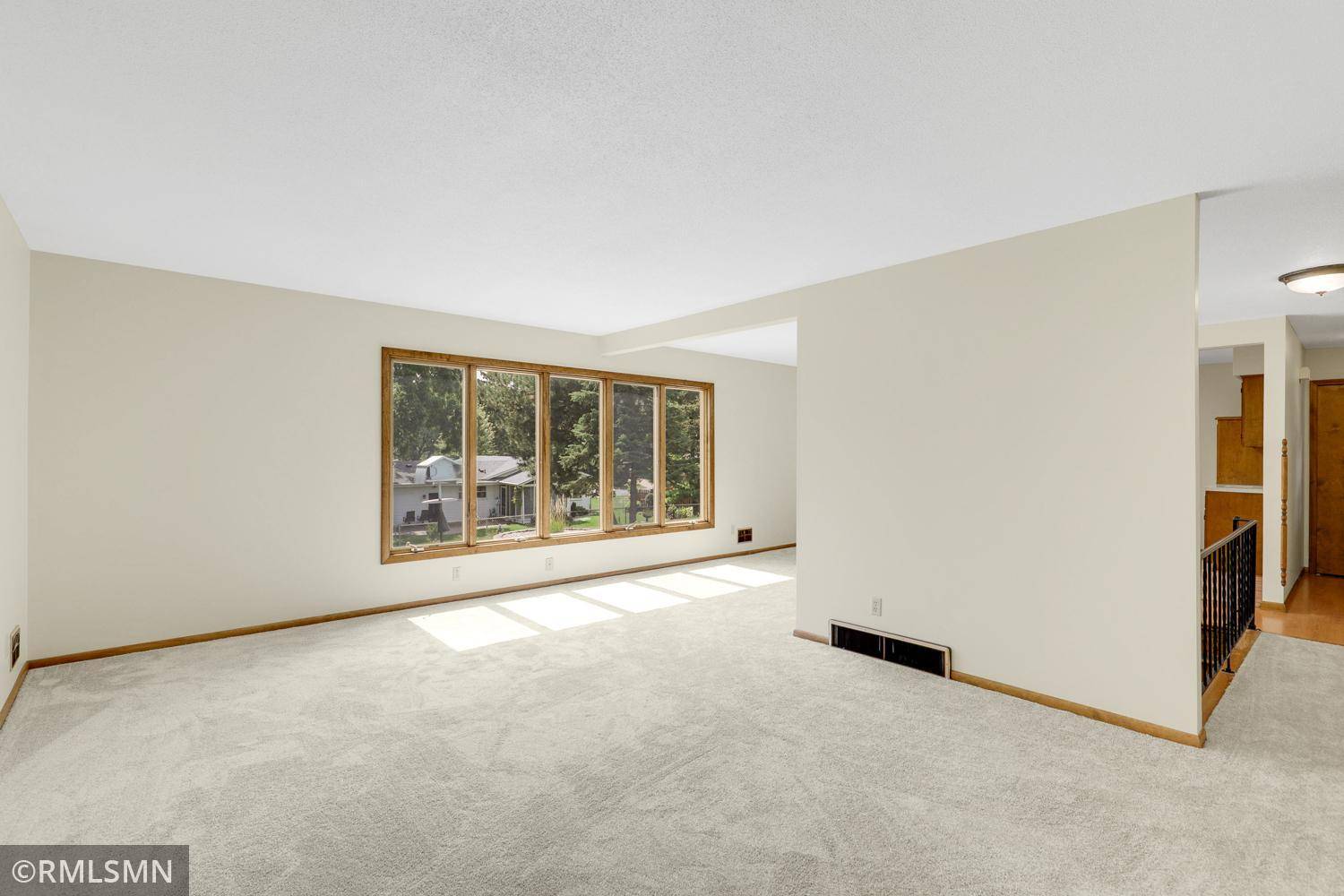 5001 W 98th ST, Bloomington, MN 55437