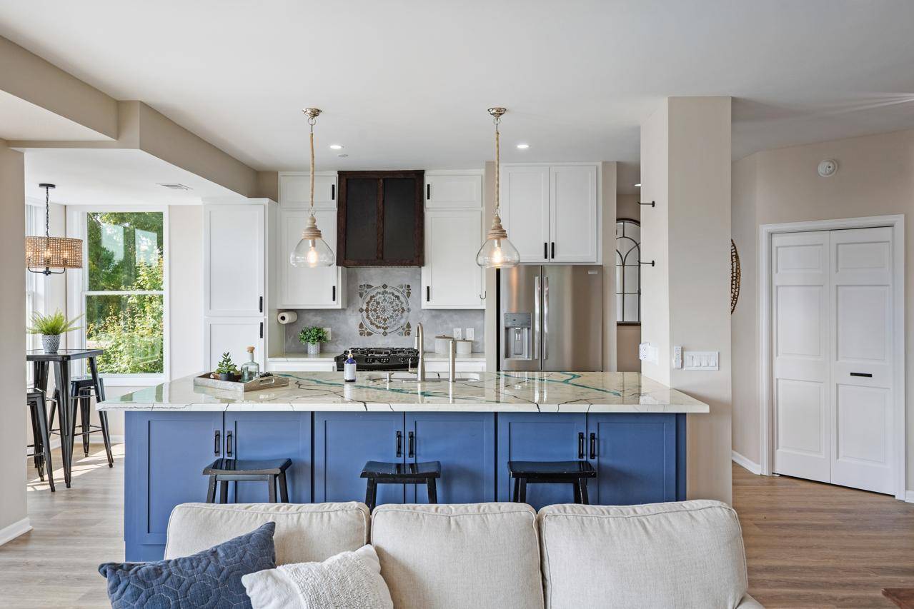 205 Mill ST #S204, Excelsior, MN 55331