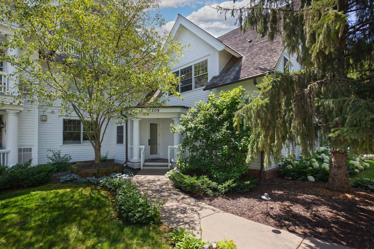 205 Mill ST #S204, Excelsior, MN 55331