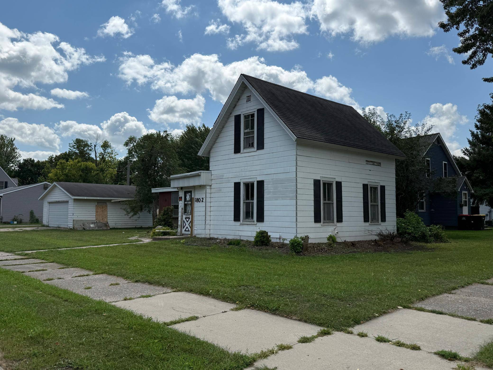 802 S Halvorson ST, Redwood Falls, MN 56283