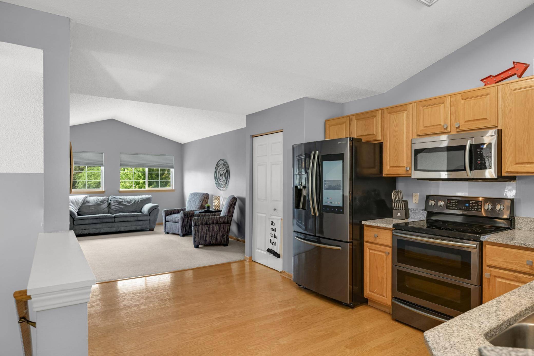 2161 Cool Stream CIR, Eagan, MN 55122