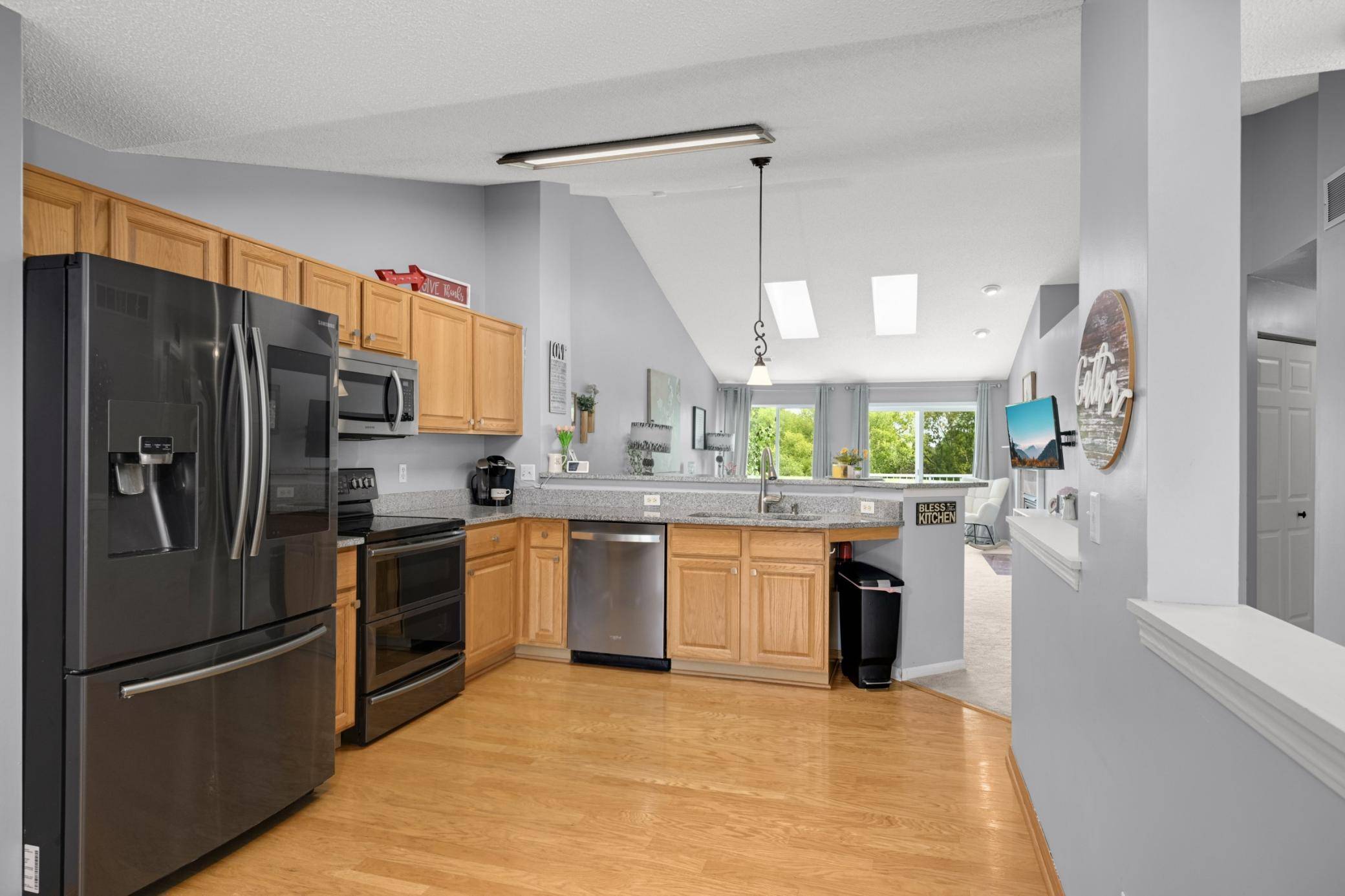 2161 Cool Stream CIR, Eagan, MN 55122