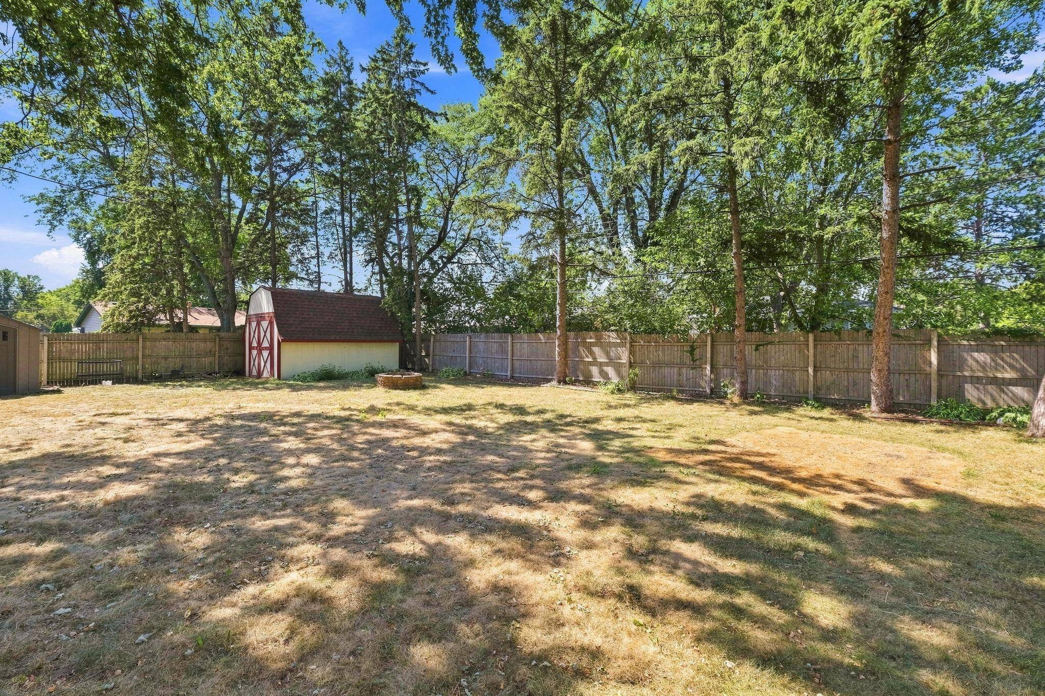6933 Brunswick AVE N, Brooklyn Park, MN 55429