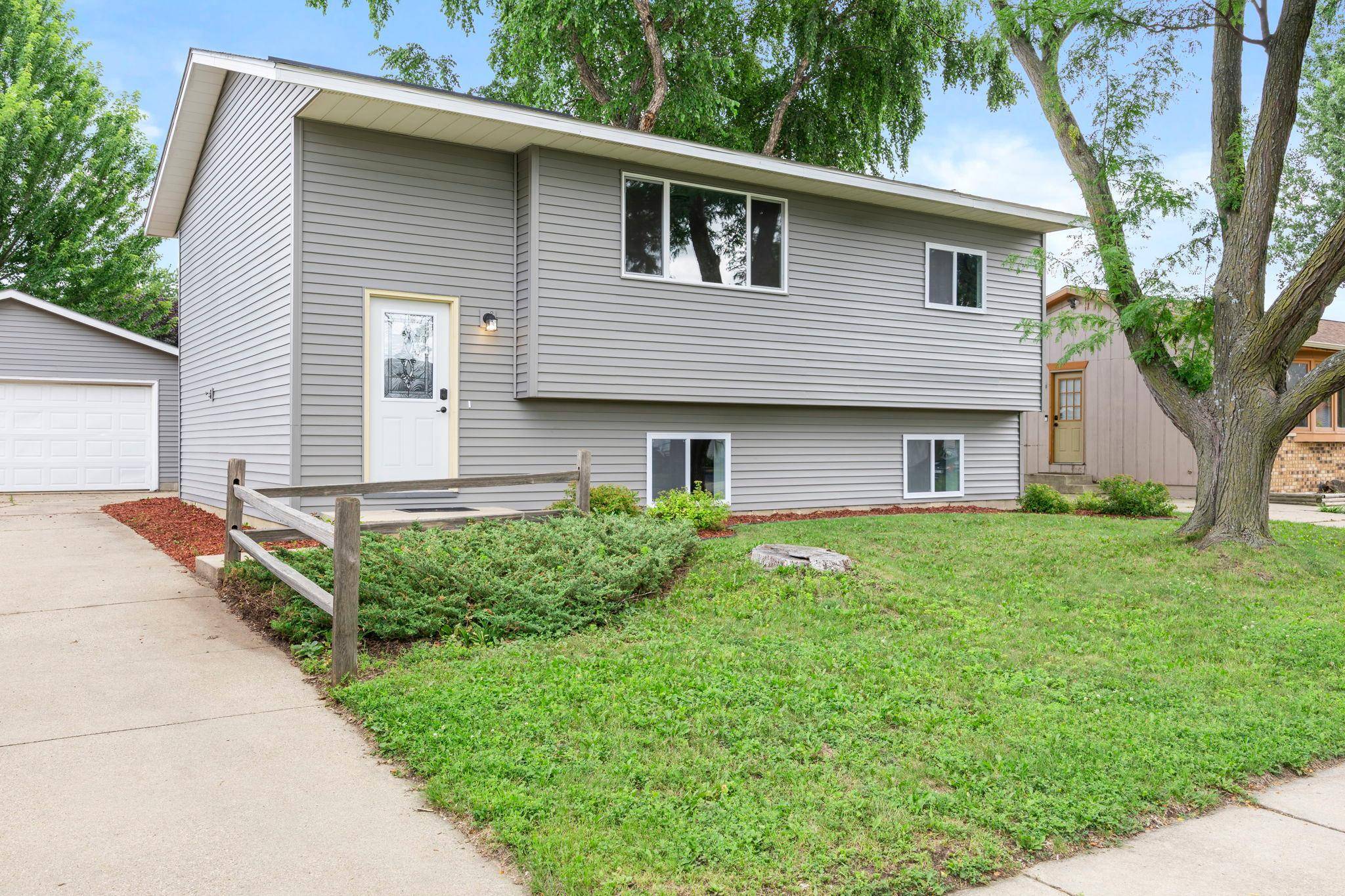 2043 42nd ST NW, Rochester, MN 55901