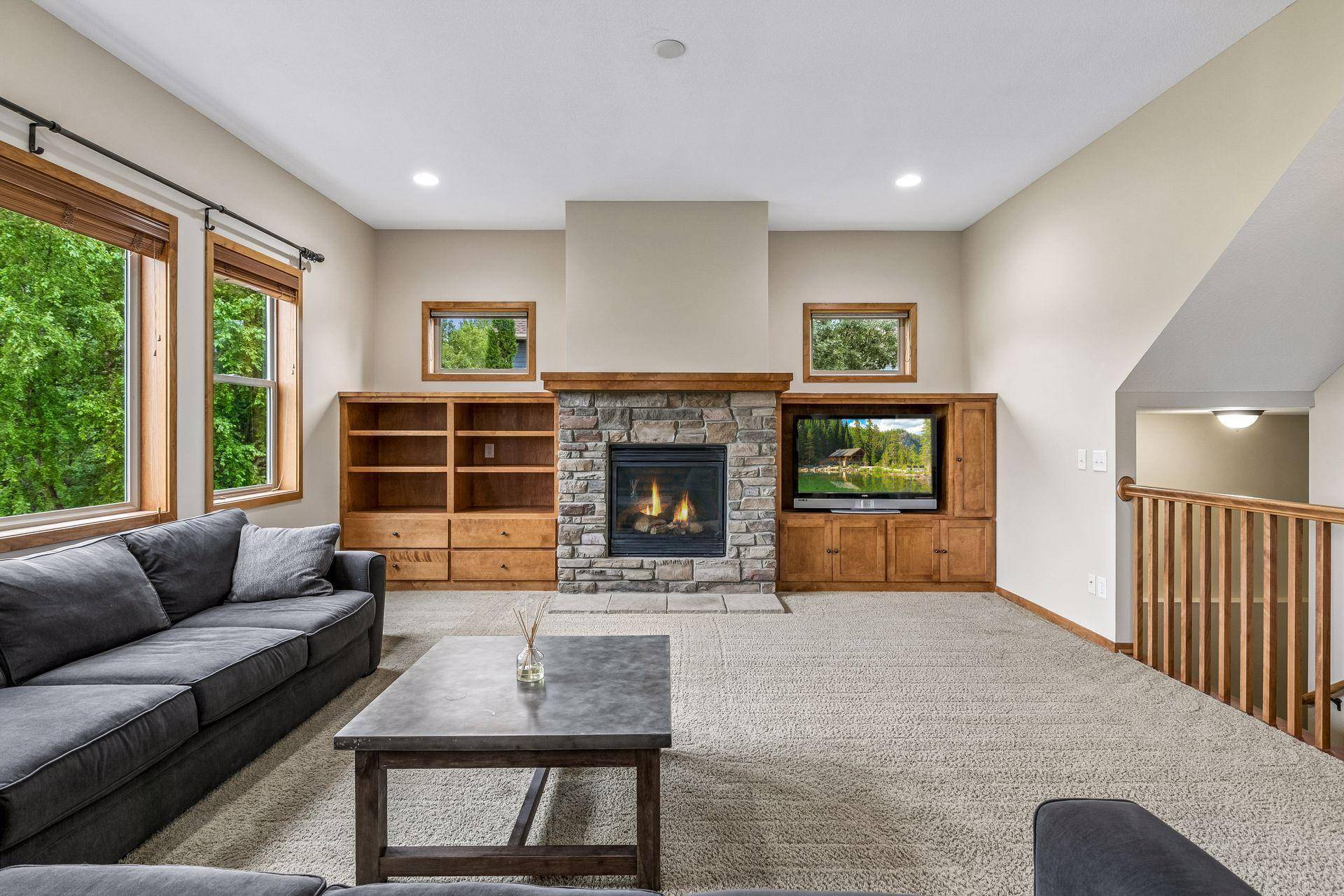 18274 Imagery LN, Lakeville, MN 55044
