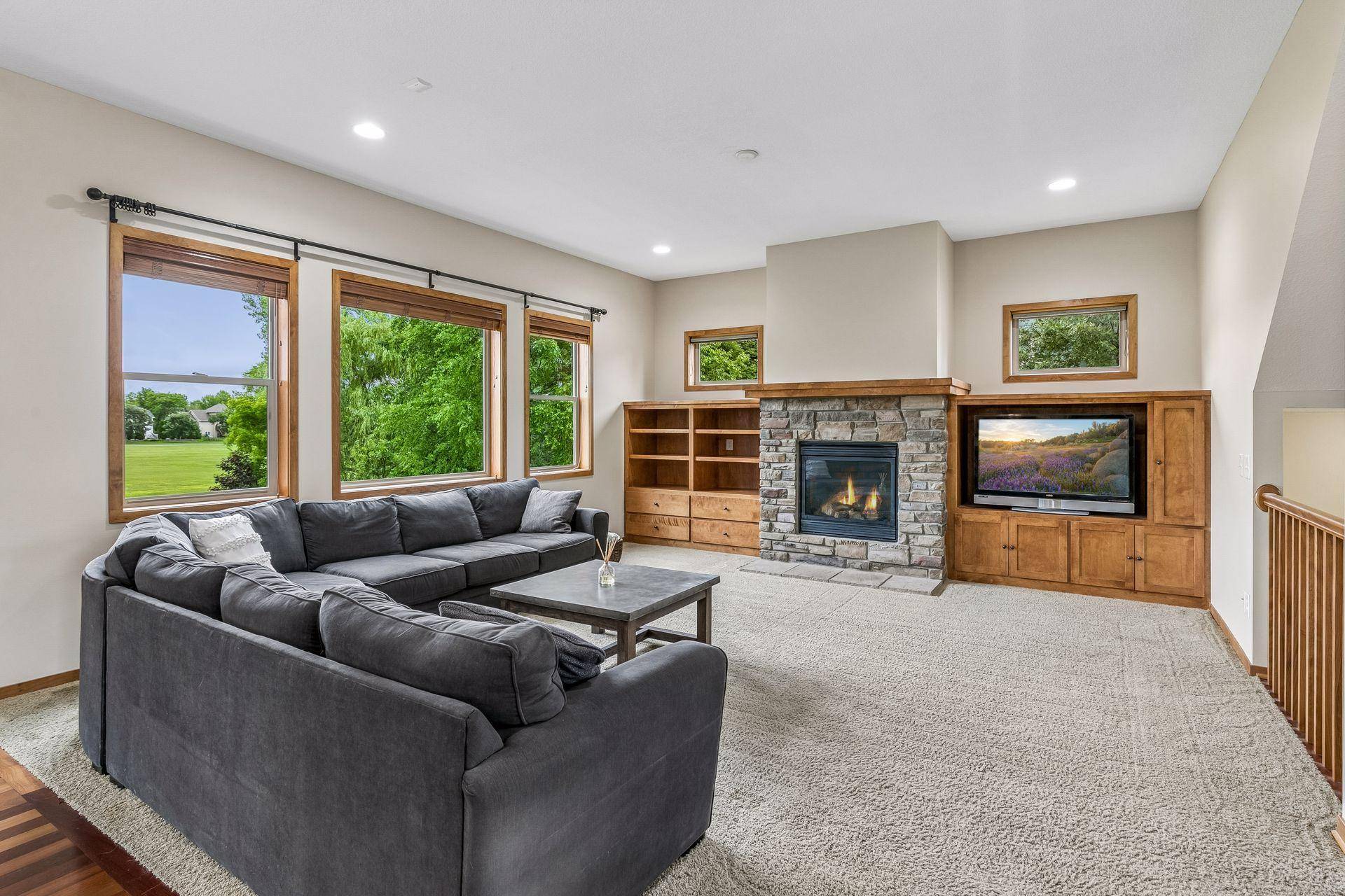 18274 Imagery LN, Lakeville, MN 55044