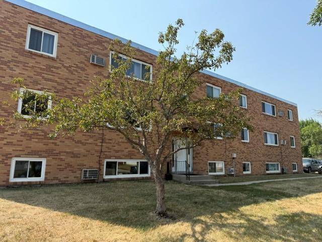 910 Maple ST, Lisbon, ND 58054