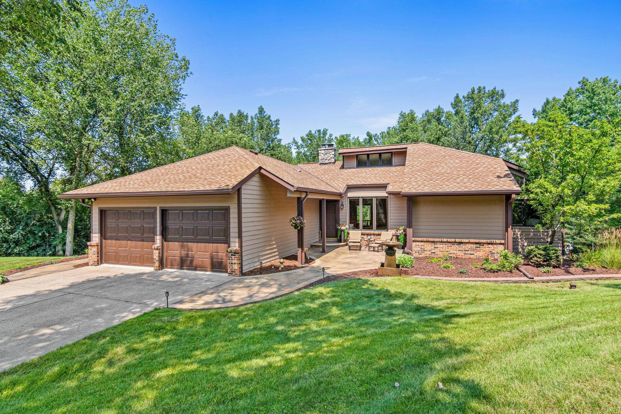2915 Bruce CT, Inver Grove Heights, MN 55077
