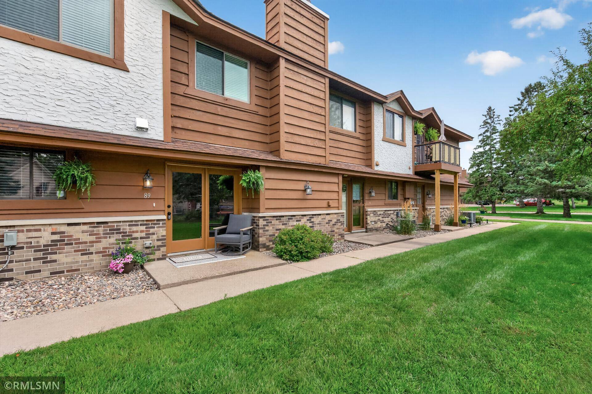 89 126th LN NW, Coon Rapids, MN 55448