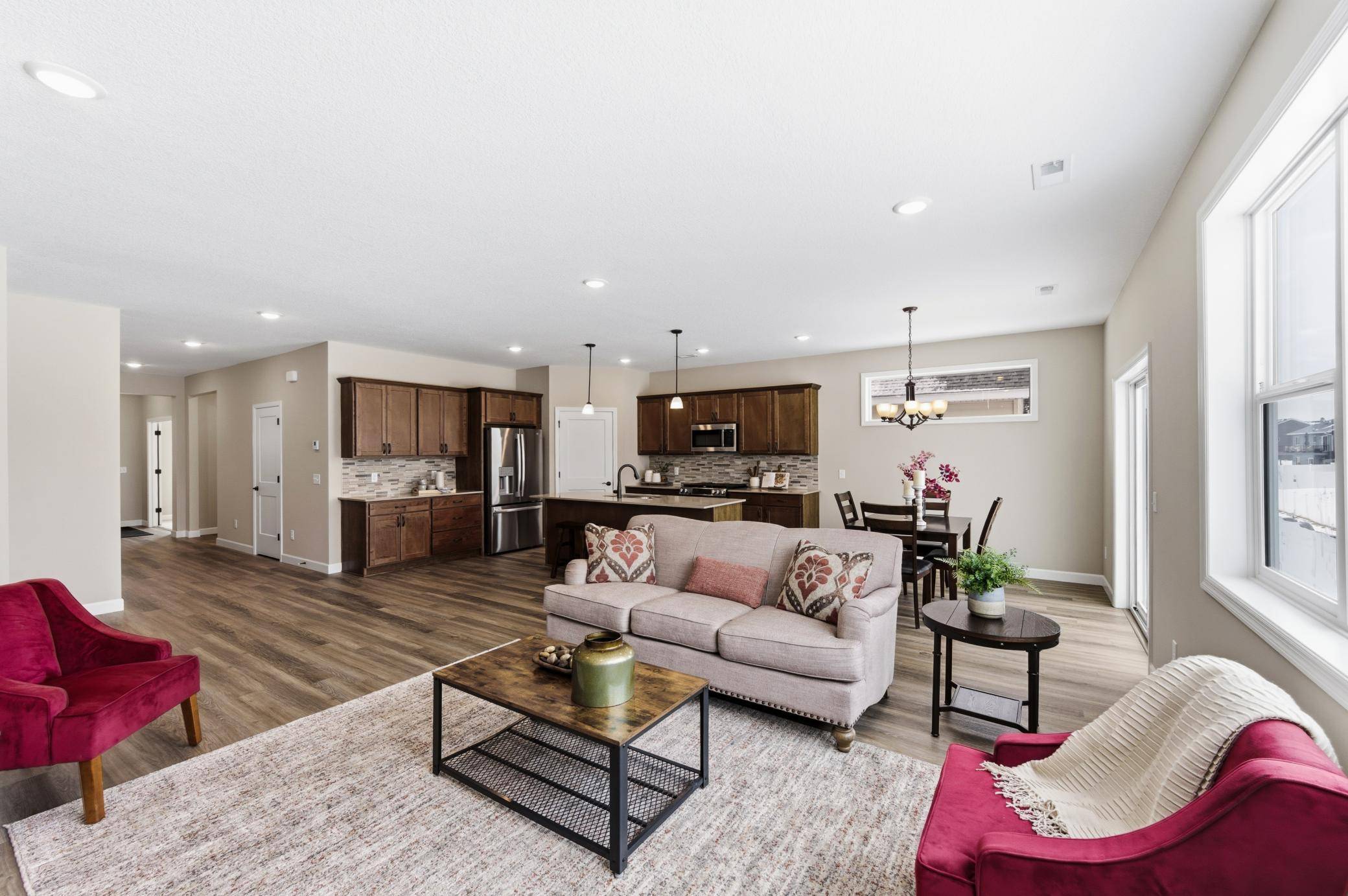 1037 E Meadowsweet DR, River Falls, WI 54022