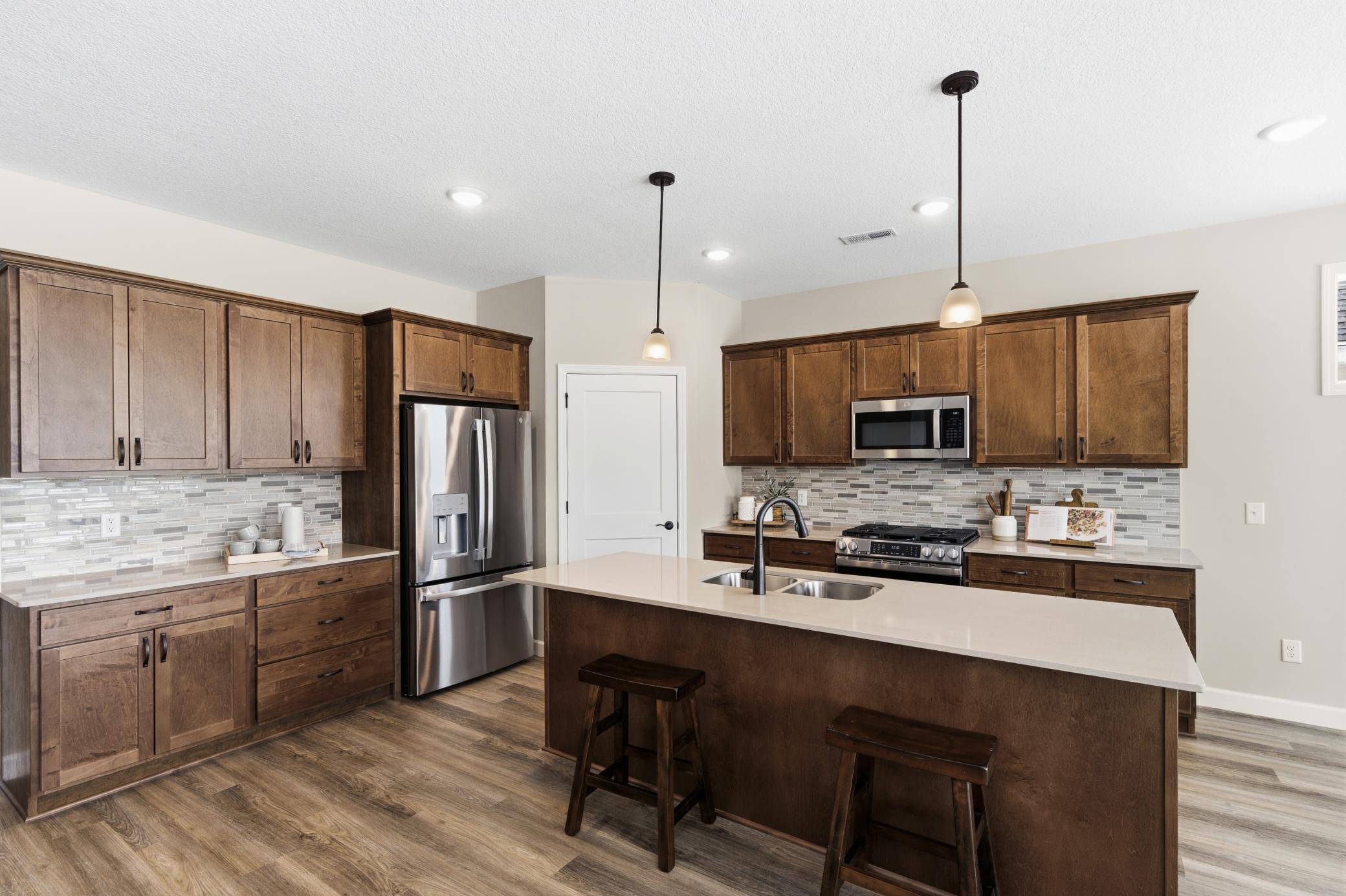 1037 E Meadowsweet DR, River Falls, WI 54022