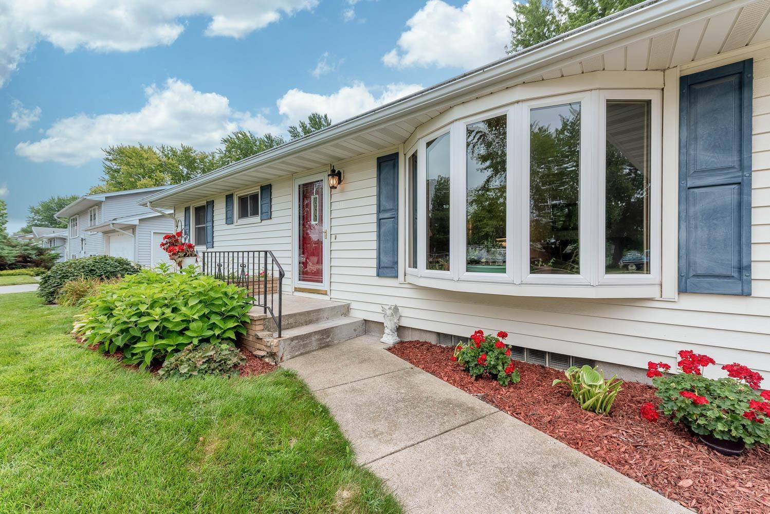 2613 E Main ST, Mankato, MN 56001