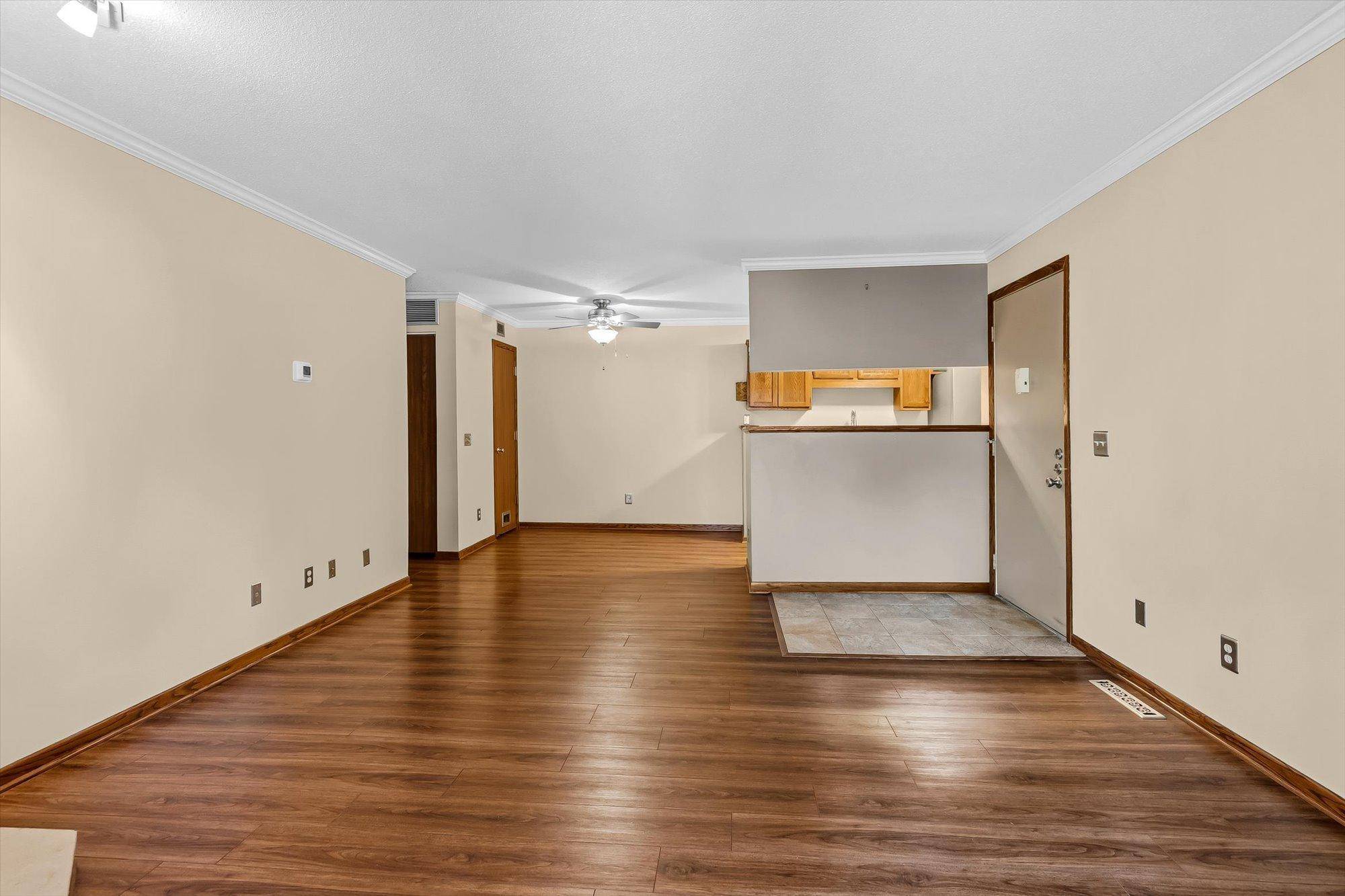 2296 Benson AVE #G, Saint Paul, MN 55116