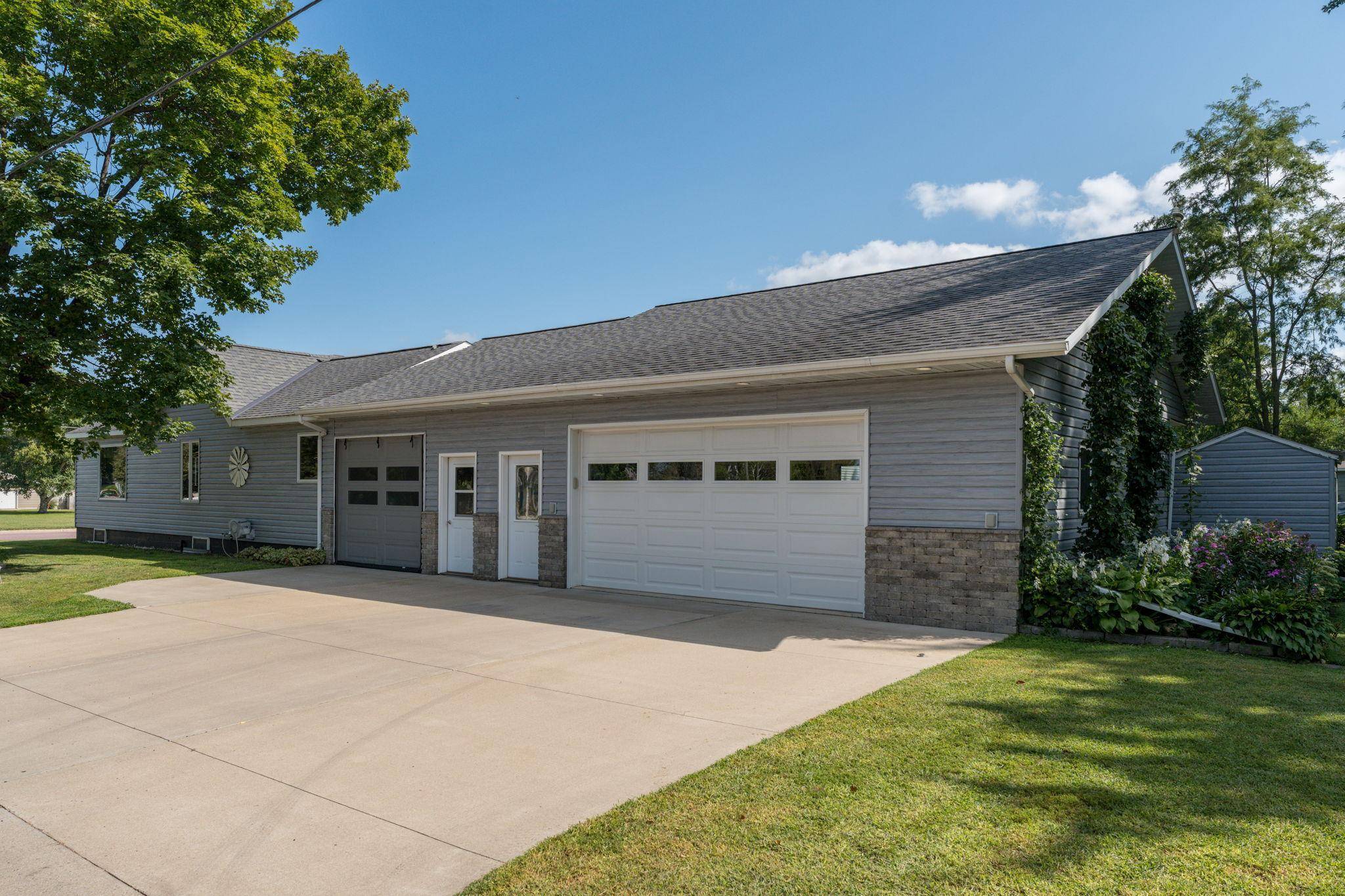 200 Kenzie ST, Sherburn, MN 56171