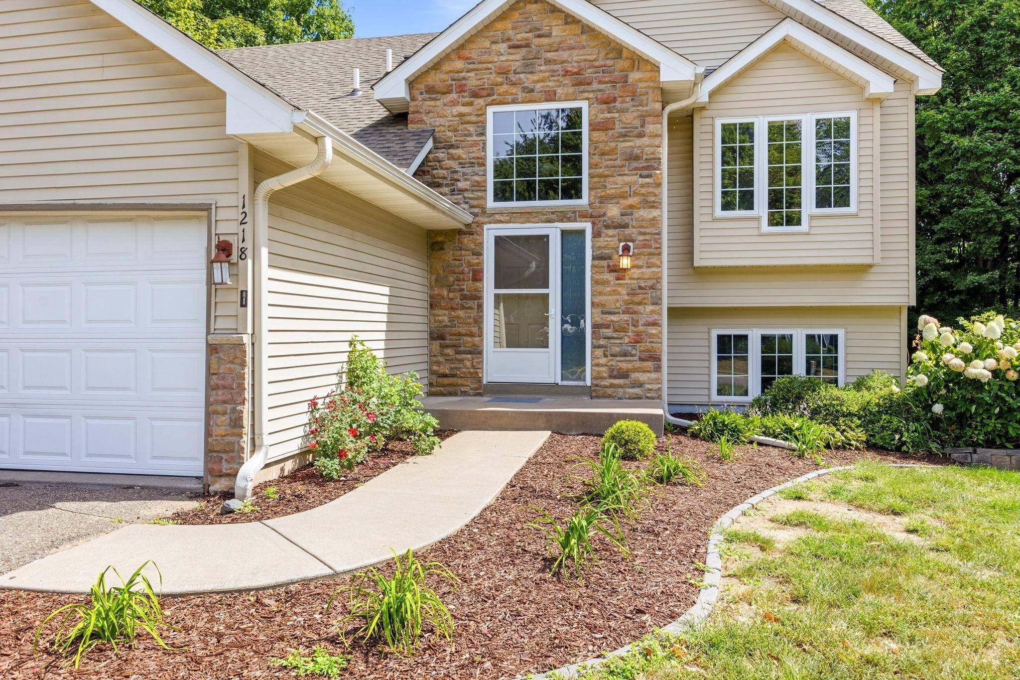 1218 Timber LN, Buffalo, MN 55313