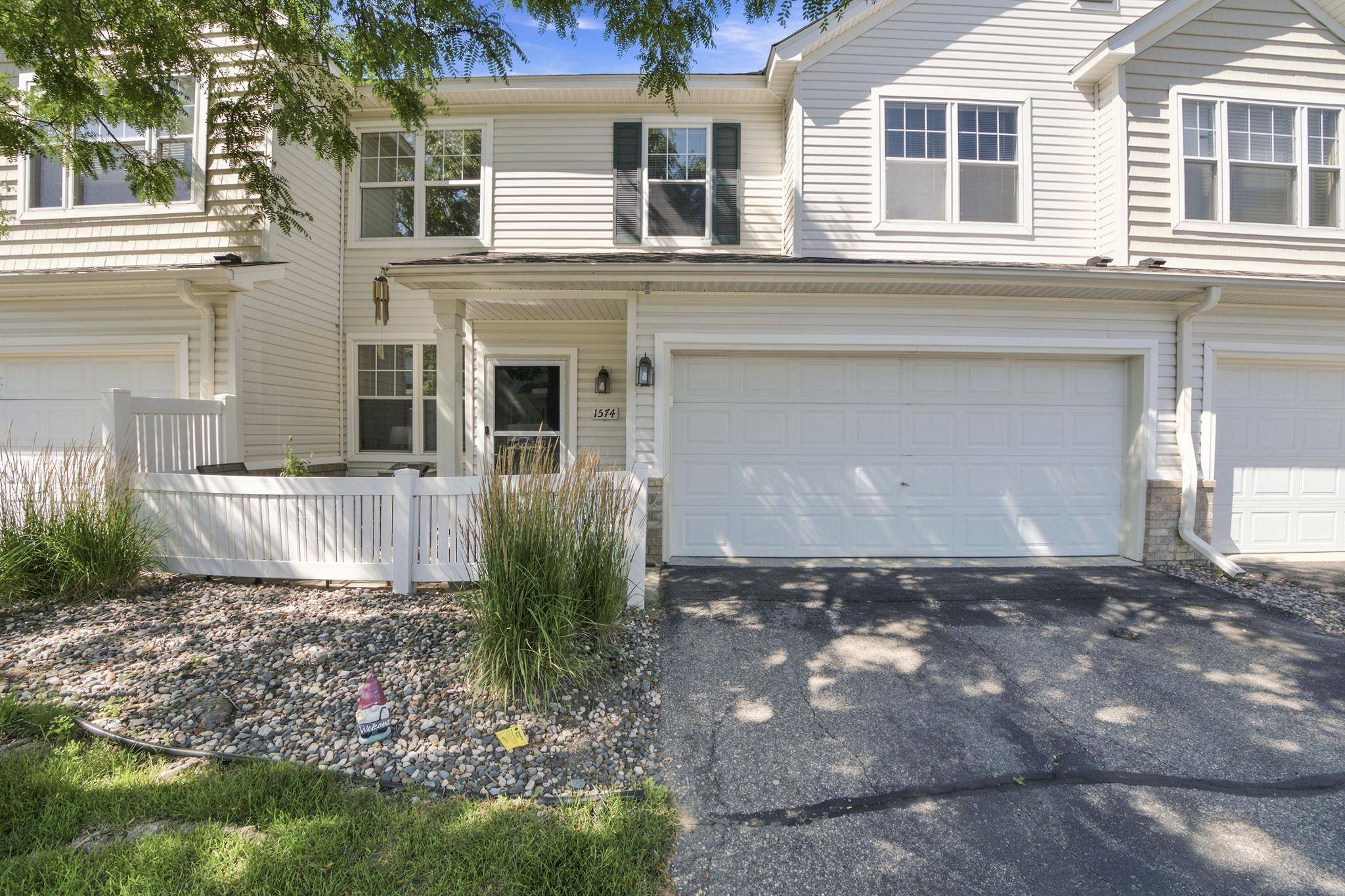 1574 Liberty CIR, Shakopee, MN 55379