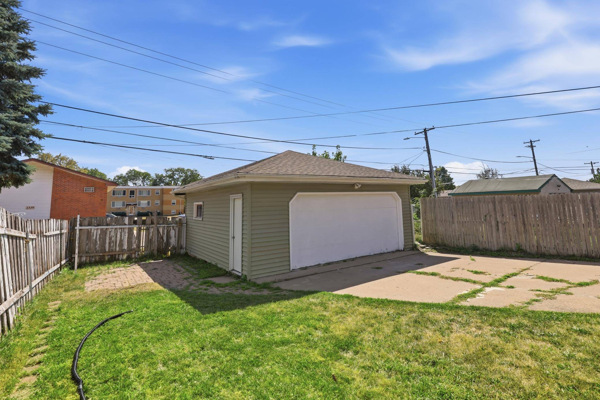 2336 12th AVE E, North Saint Paul, MN 55109