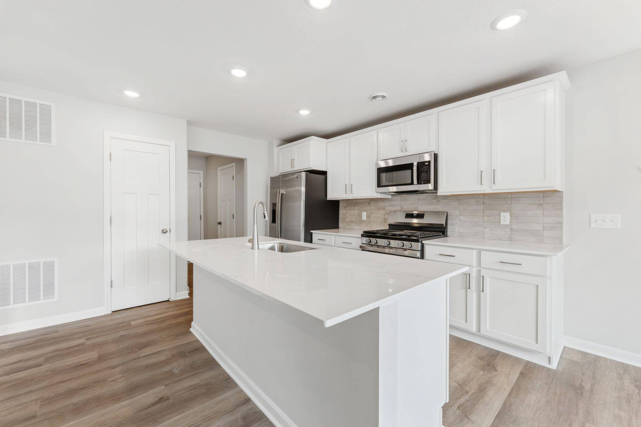 1051 Adamstown DR, Rosemount, MN 55068