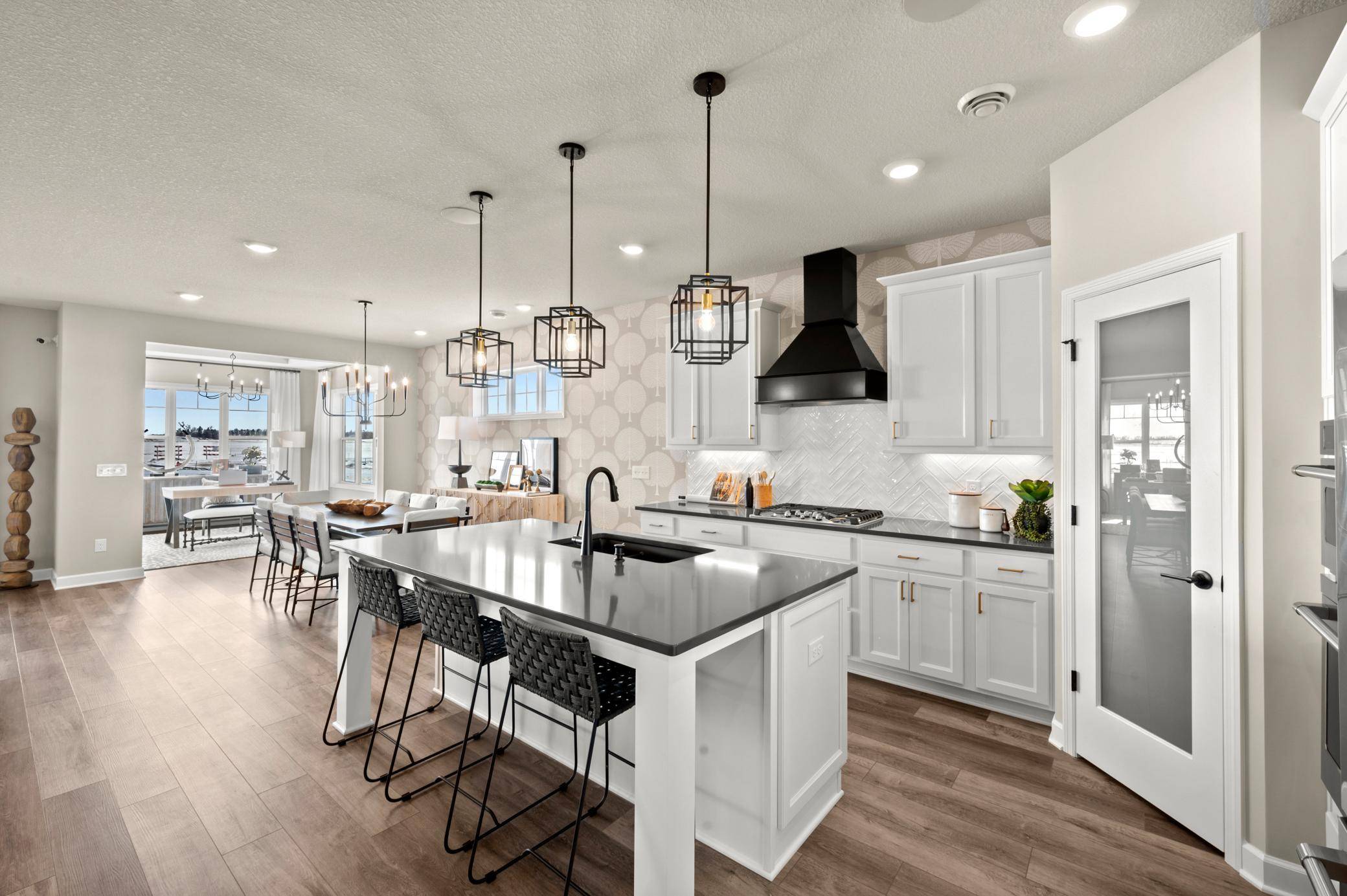 20110 Glanville WAY, Lakeville, MN 55044