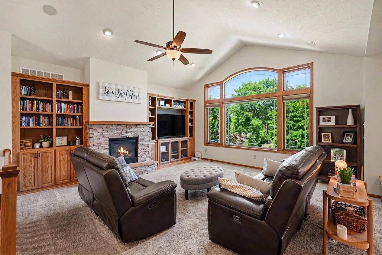 301 9th ST SE, New Prague, MN 56071