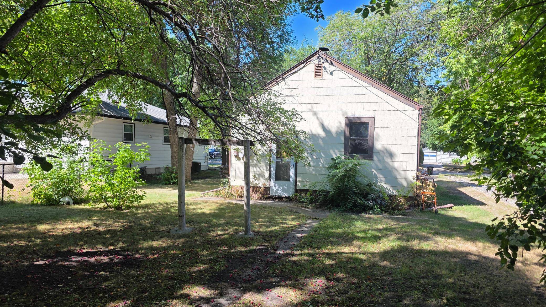 1540 14 1/2 ST S, Fargo, ND 58103