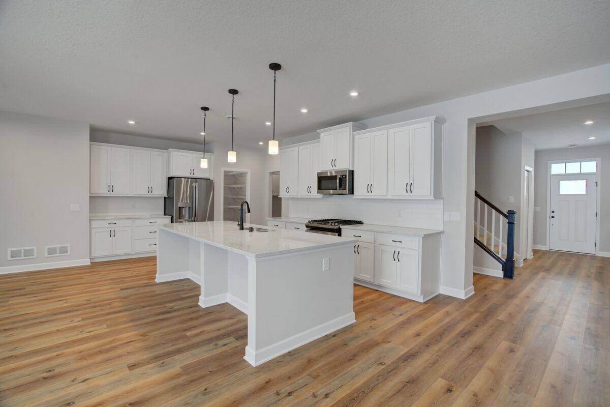 20102 Glanville WAY, Lakeville, MN 55044