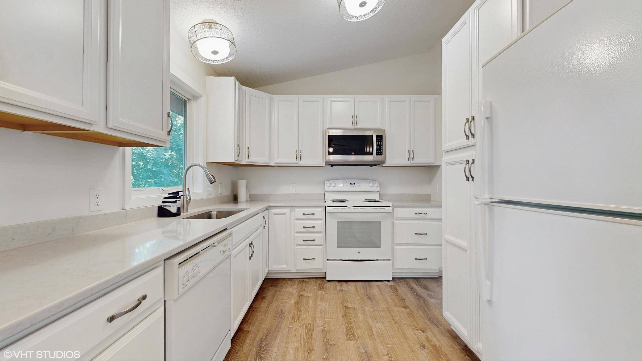 2509 Cedar Hills DR, Minnetonka, MN 55305