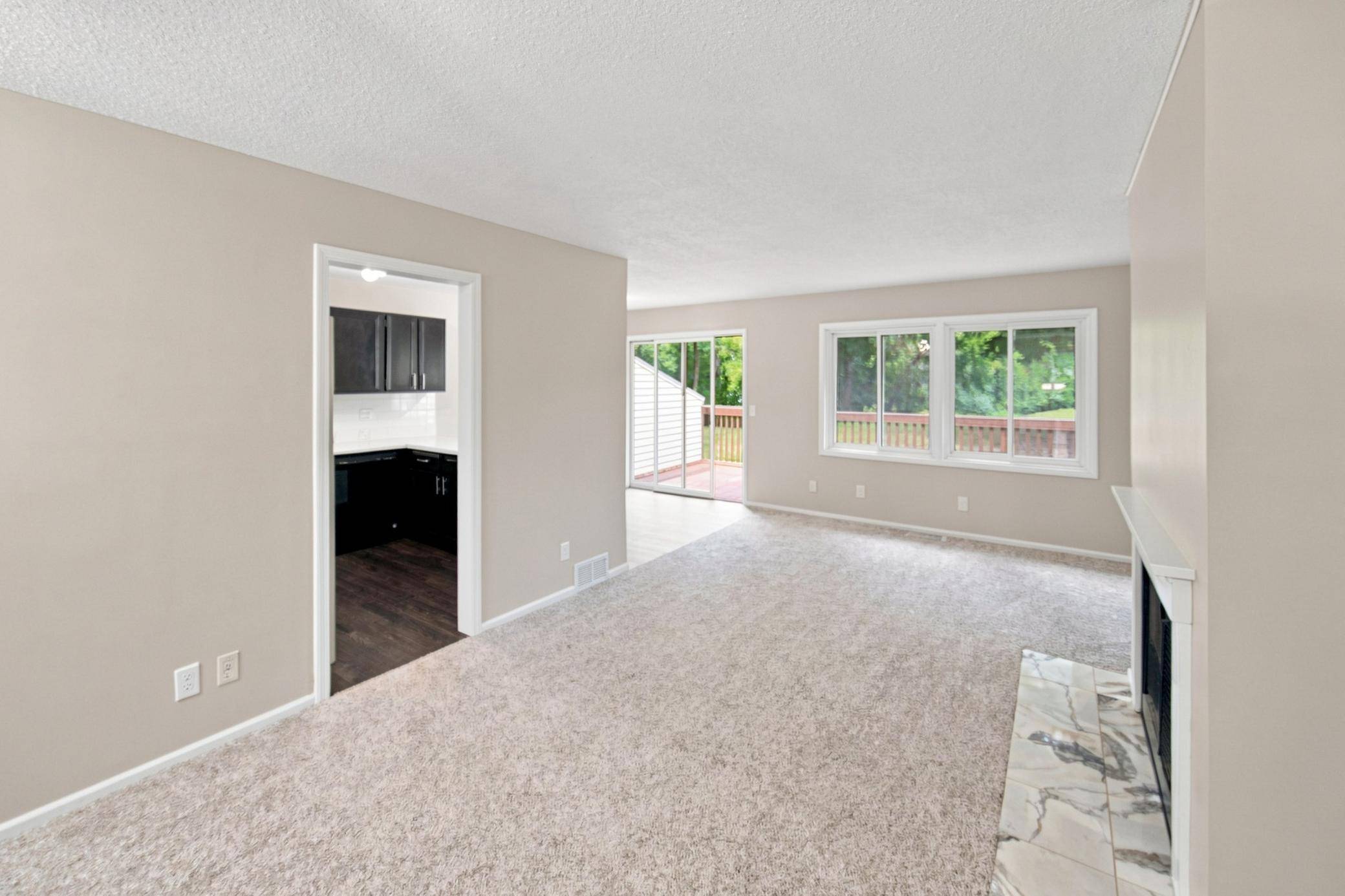 148 River Woods LN, Burnsville, MN 55337