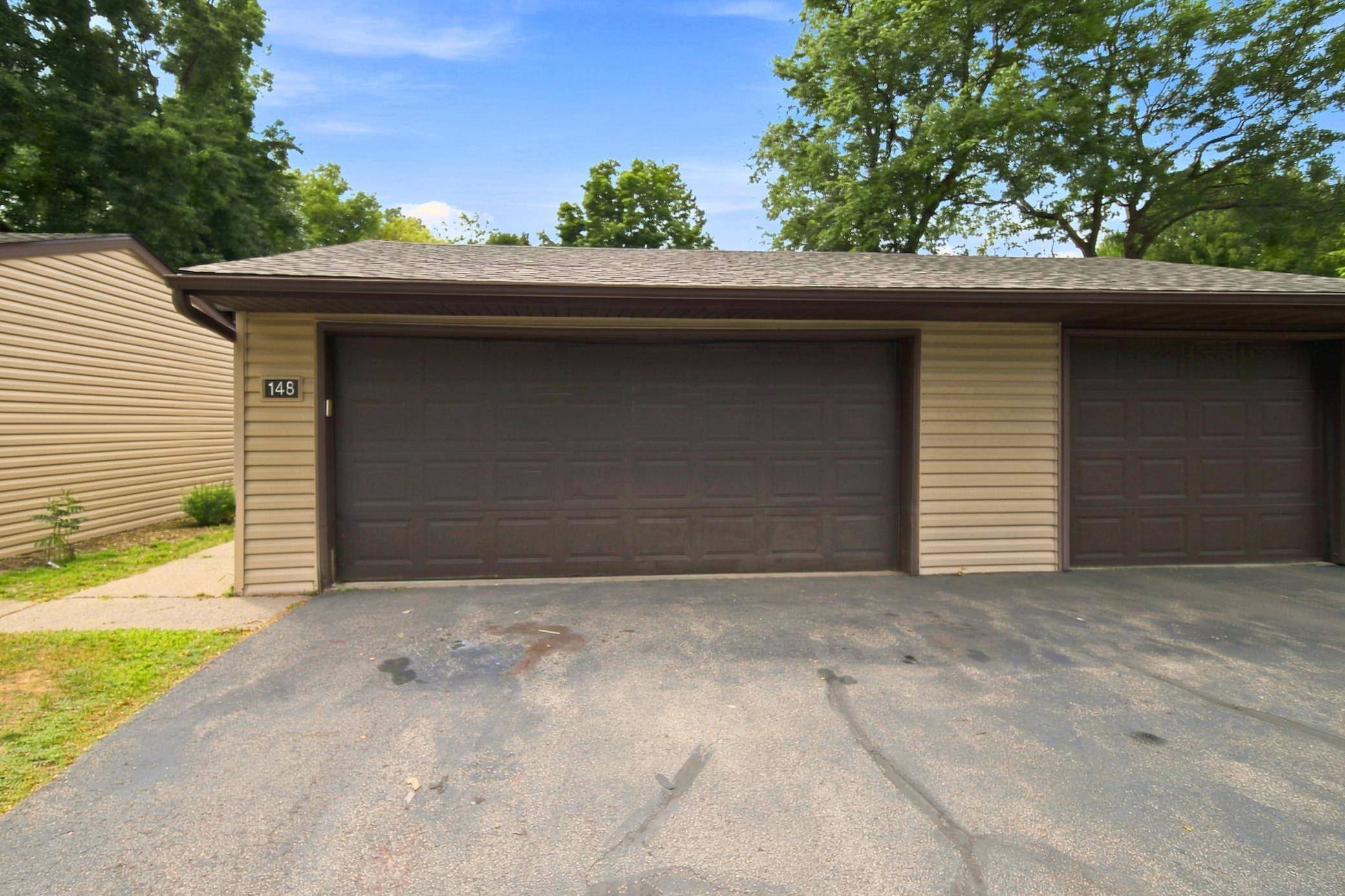 148 River Woods LN, Burnsville, MN 55337