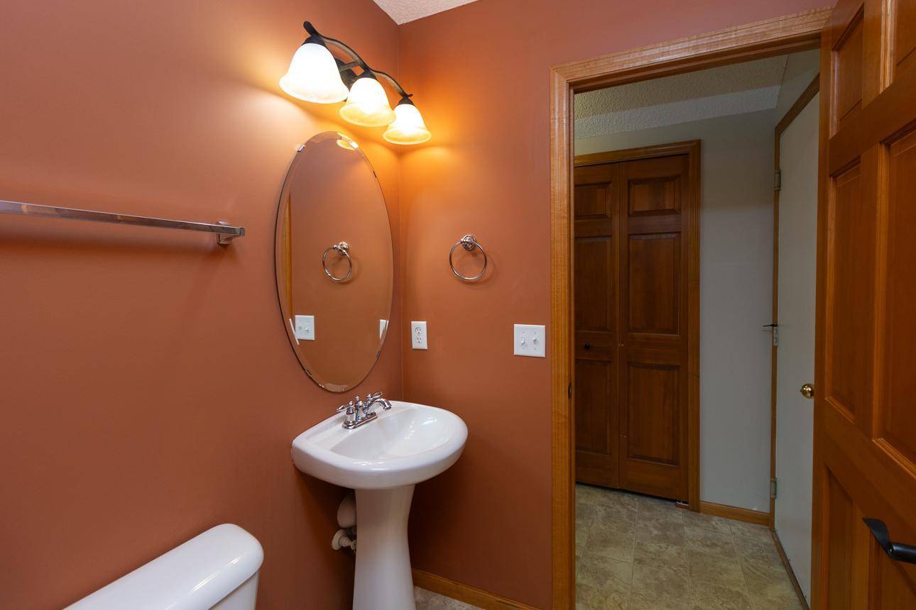 3721 Hazel TRL #A, Woodbury, MN 55129