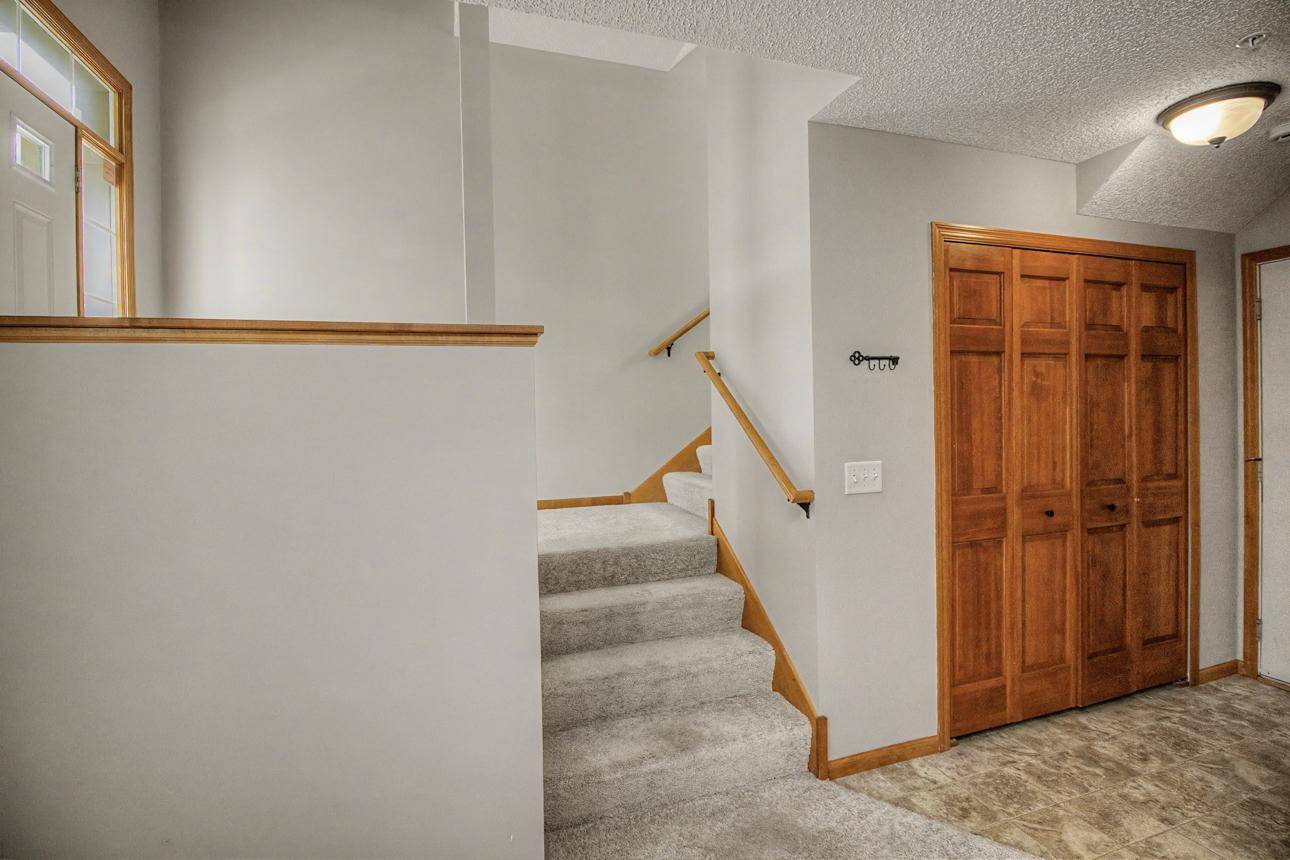 3721 Hazel TRL #A, Woodbury, MN 55129