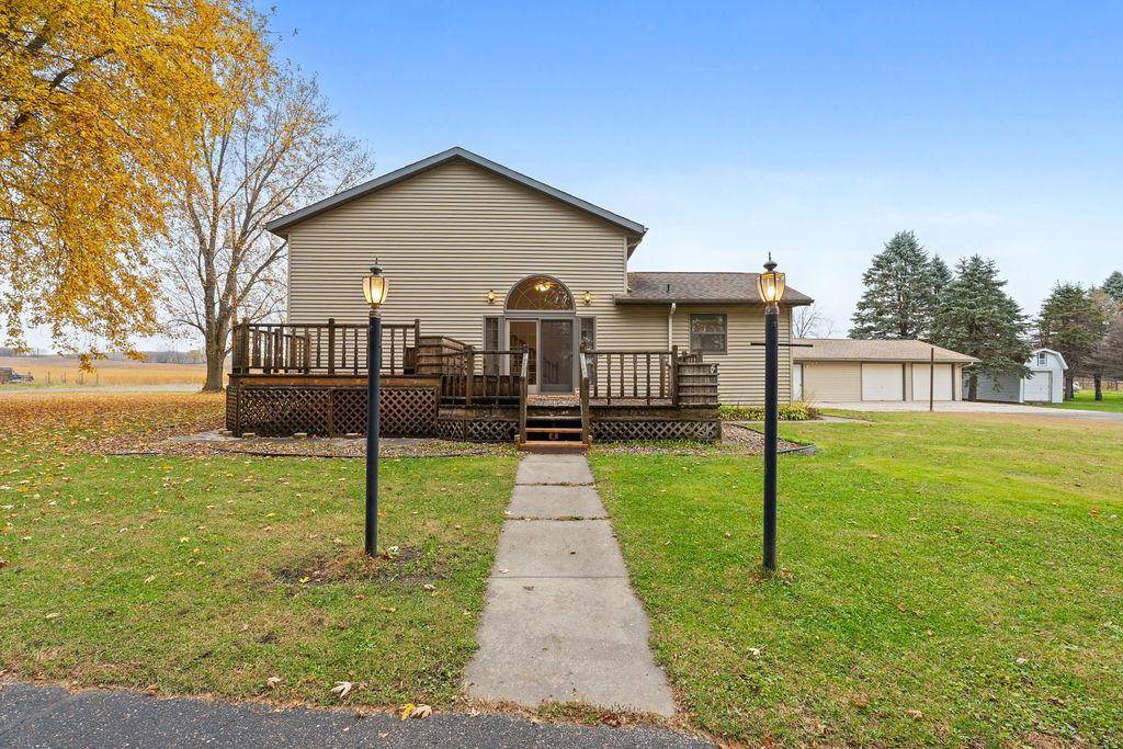 425 W Franklin ST, Morristown, MN 55052