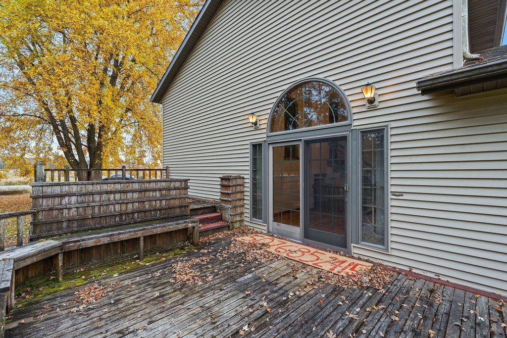 425 W Franklin ST, Morristown, MN 55052
