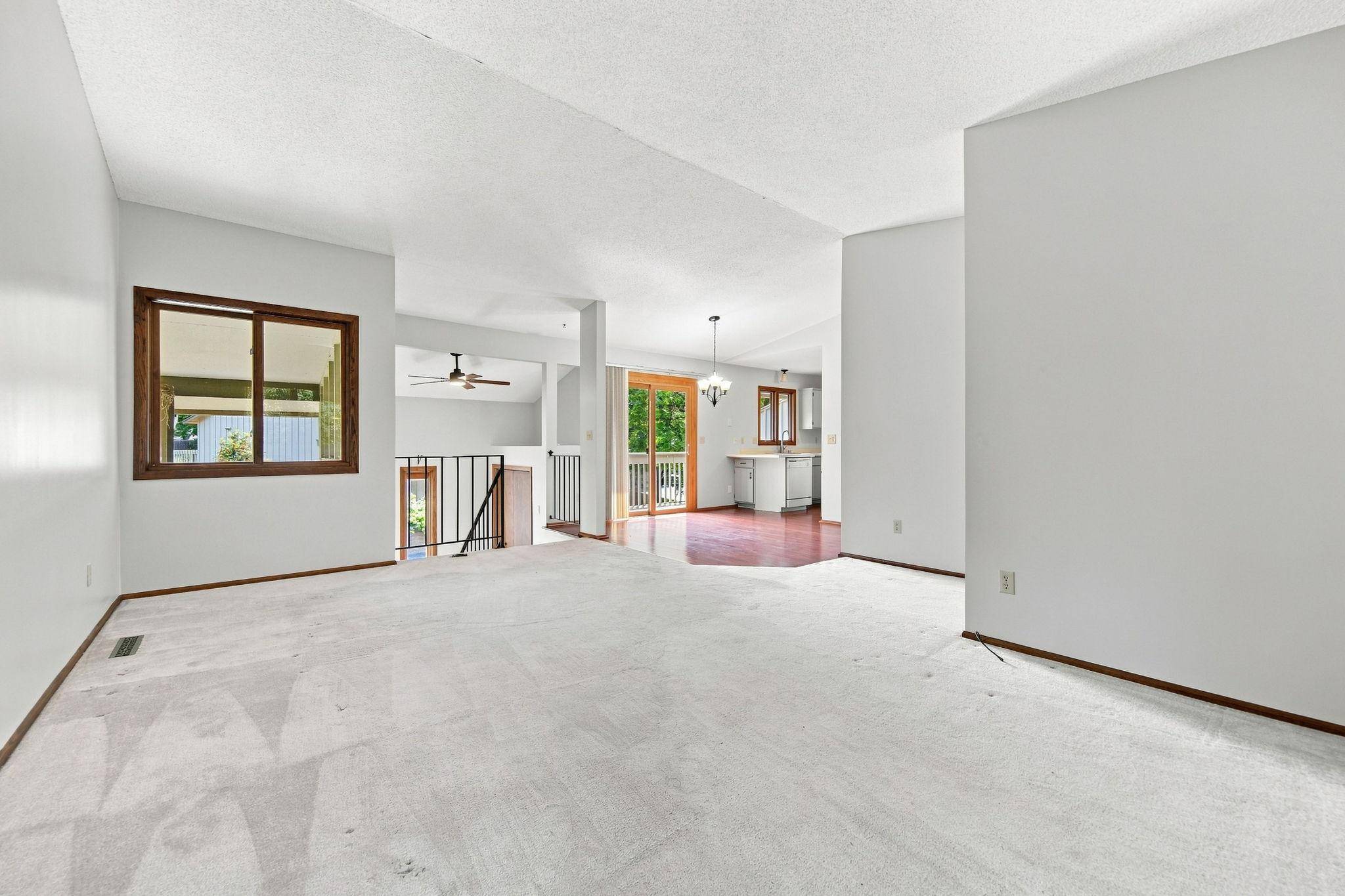 7232 Woodstock DR, Bloomington, MN 55438
