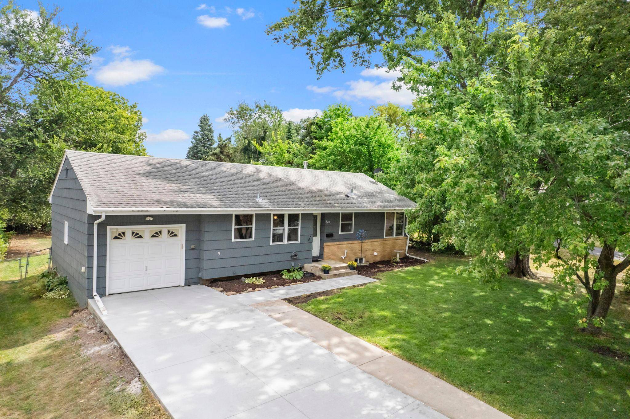 4016 Idaho AVE N, Crystal, MN 55427
