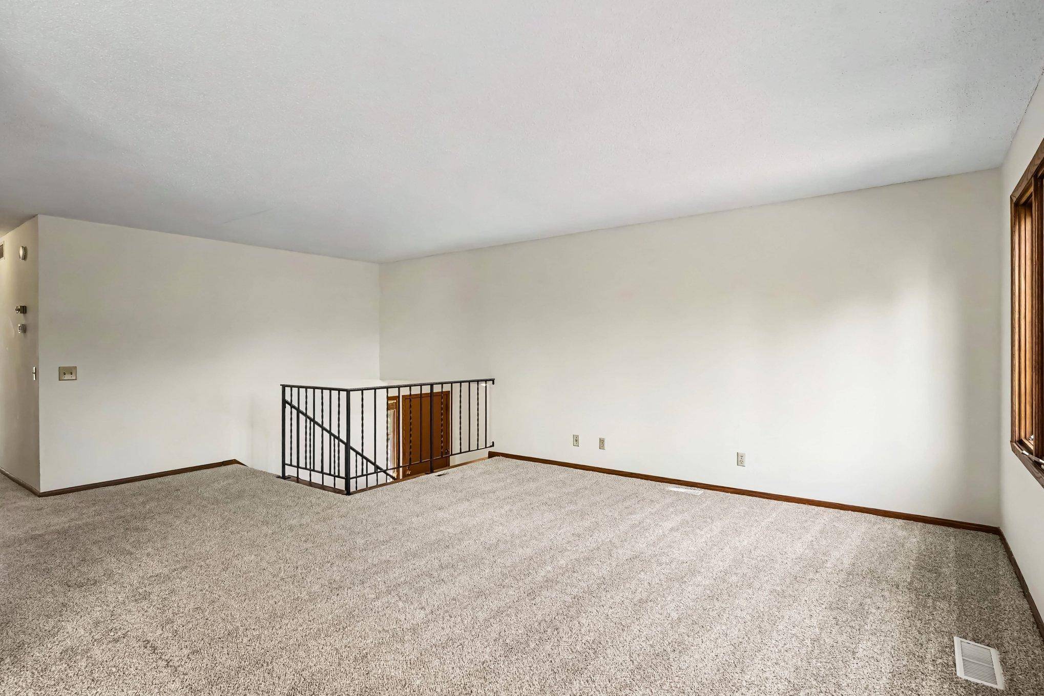 3053 Pine Ridge DR, Eagan, MN 55121