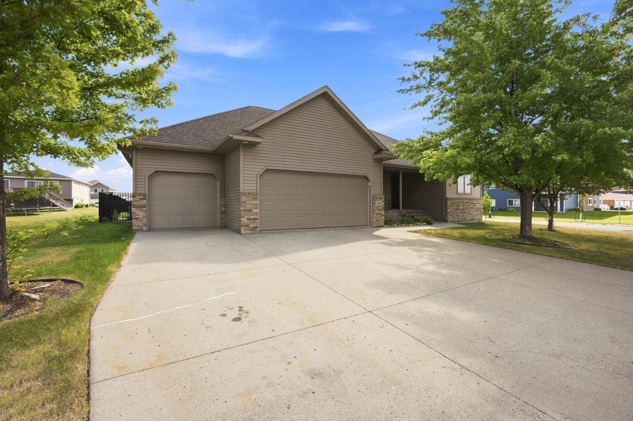 3848 16th ST S, Moorhead, MN 56560