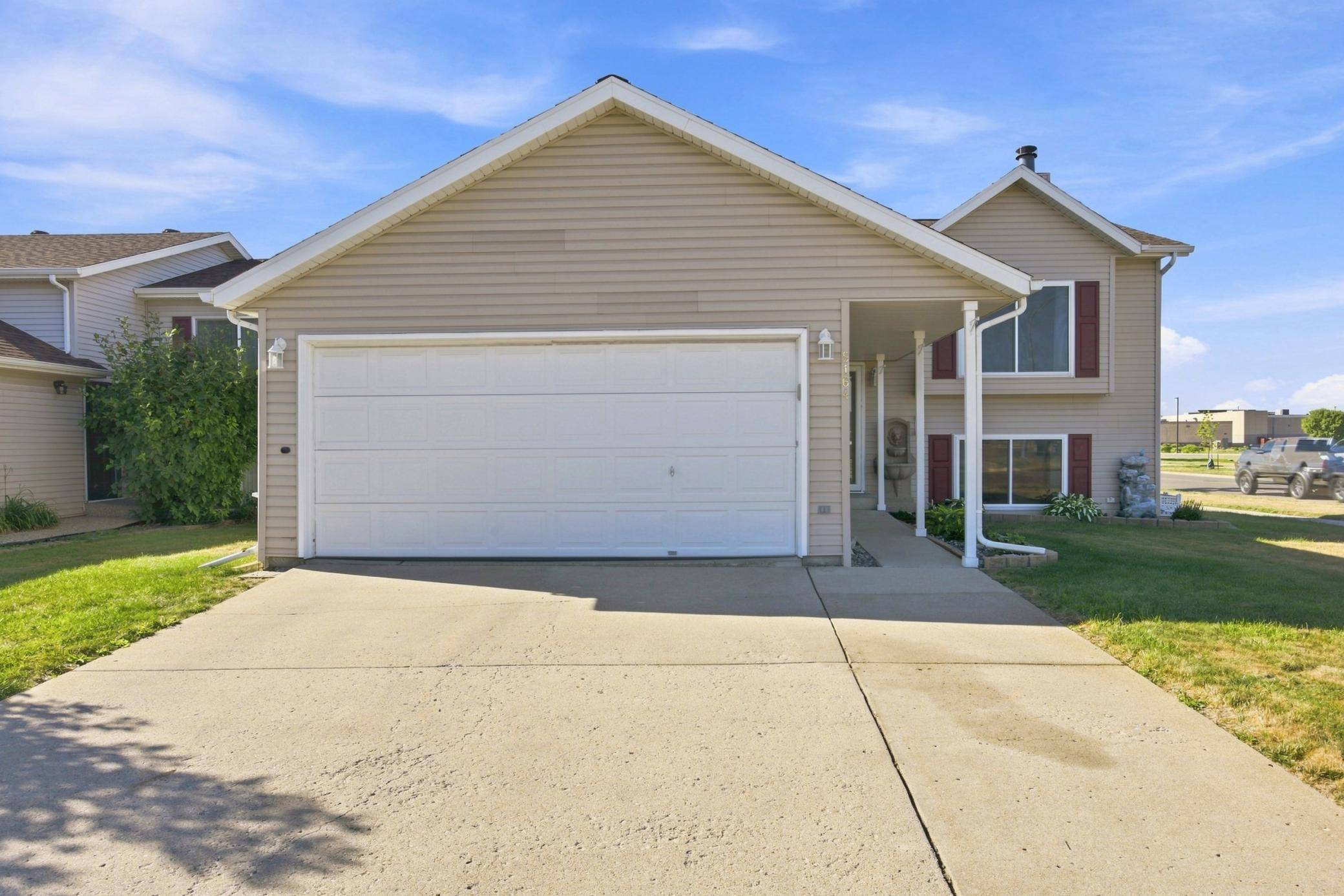 5164 10th AVE S, Fargo, ND 58103