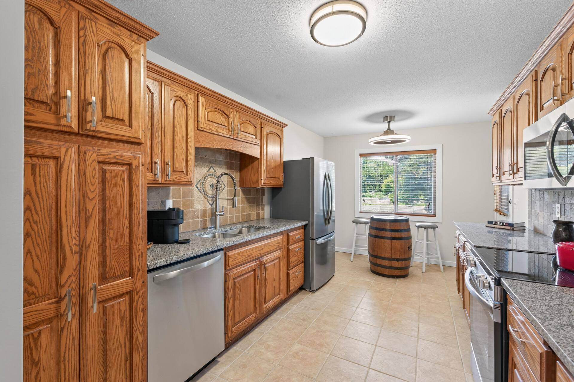 6976 Langford CT, Edina, MN 55436