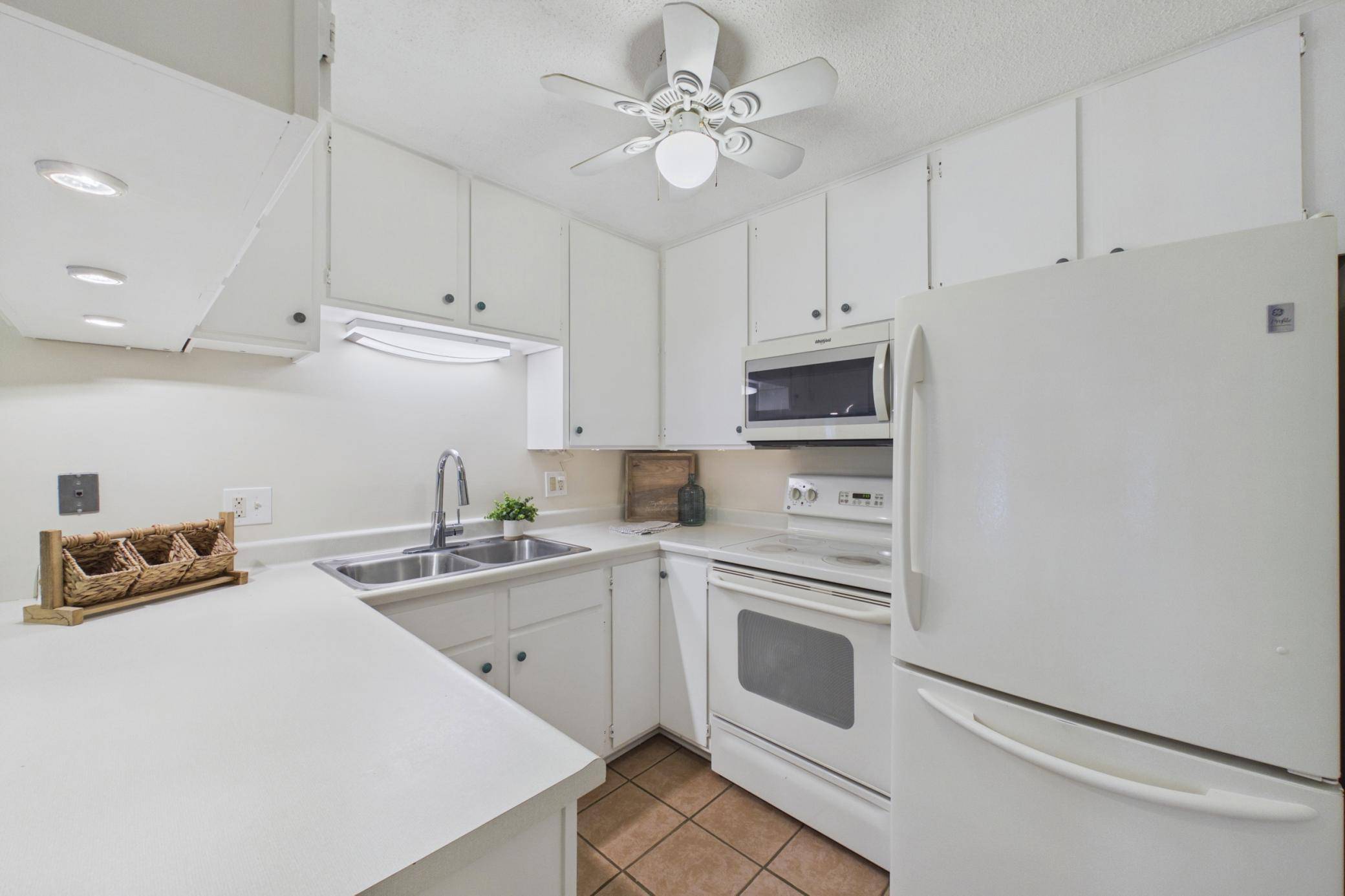 760 County Road F W #702, Shoreview, MN 55126