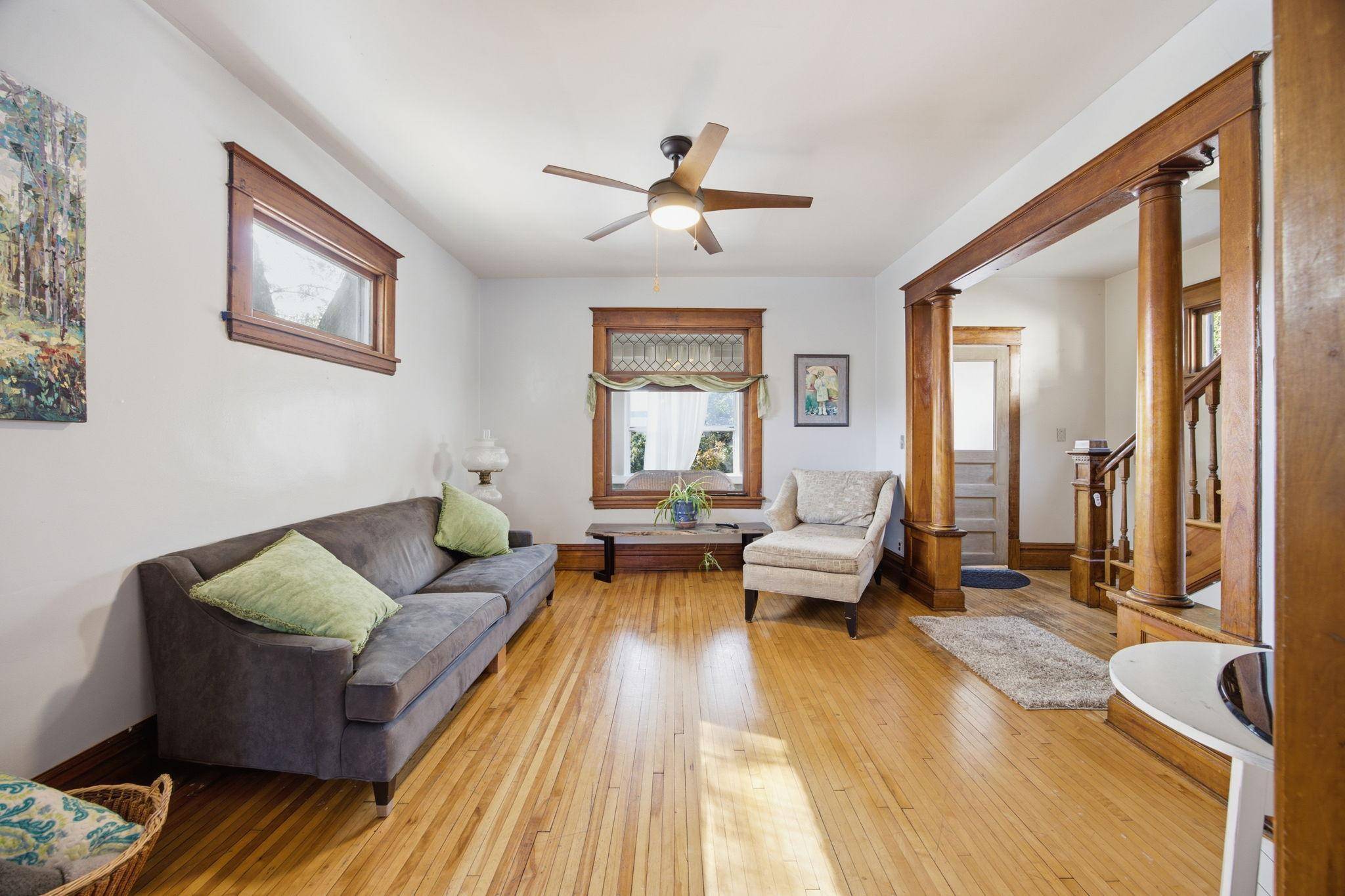 1825 Minnehaha AVE W, Saint Paul, MN 55104