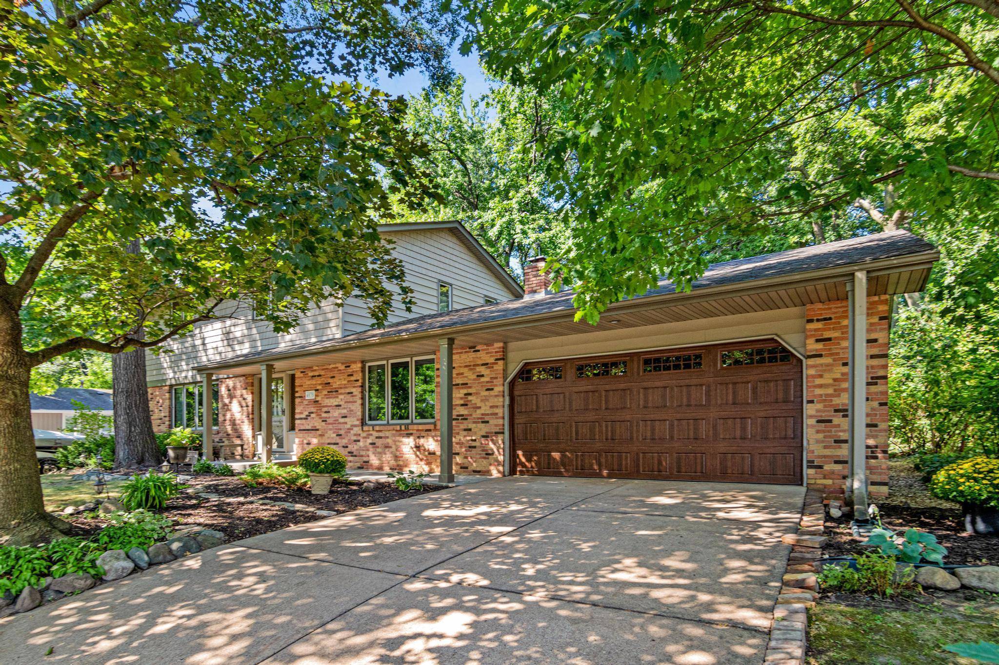4035 Quaker LN N, Plymouth, MN 55441