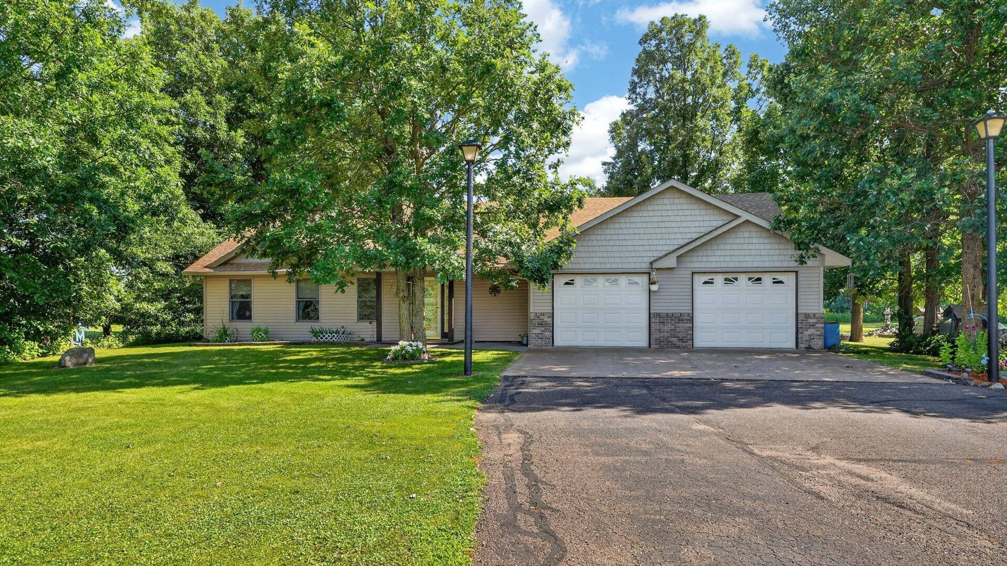 13082 Beroun Crossing RD, Brook Park, MN 55007