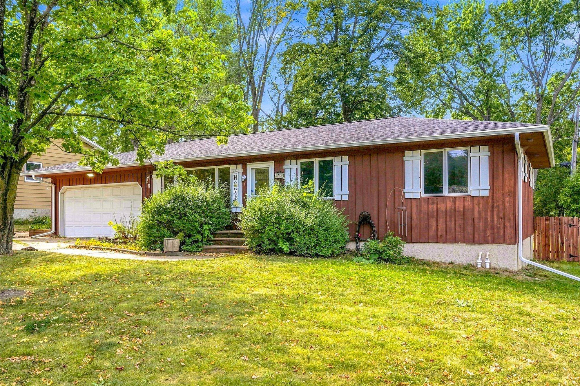 1339 Oak ST, River Falls, WI 54022