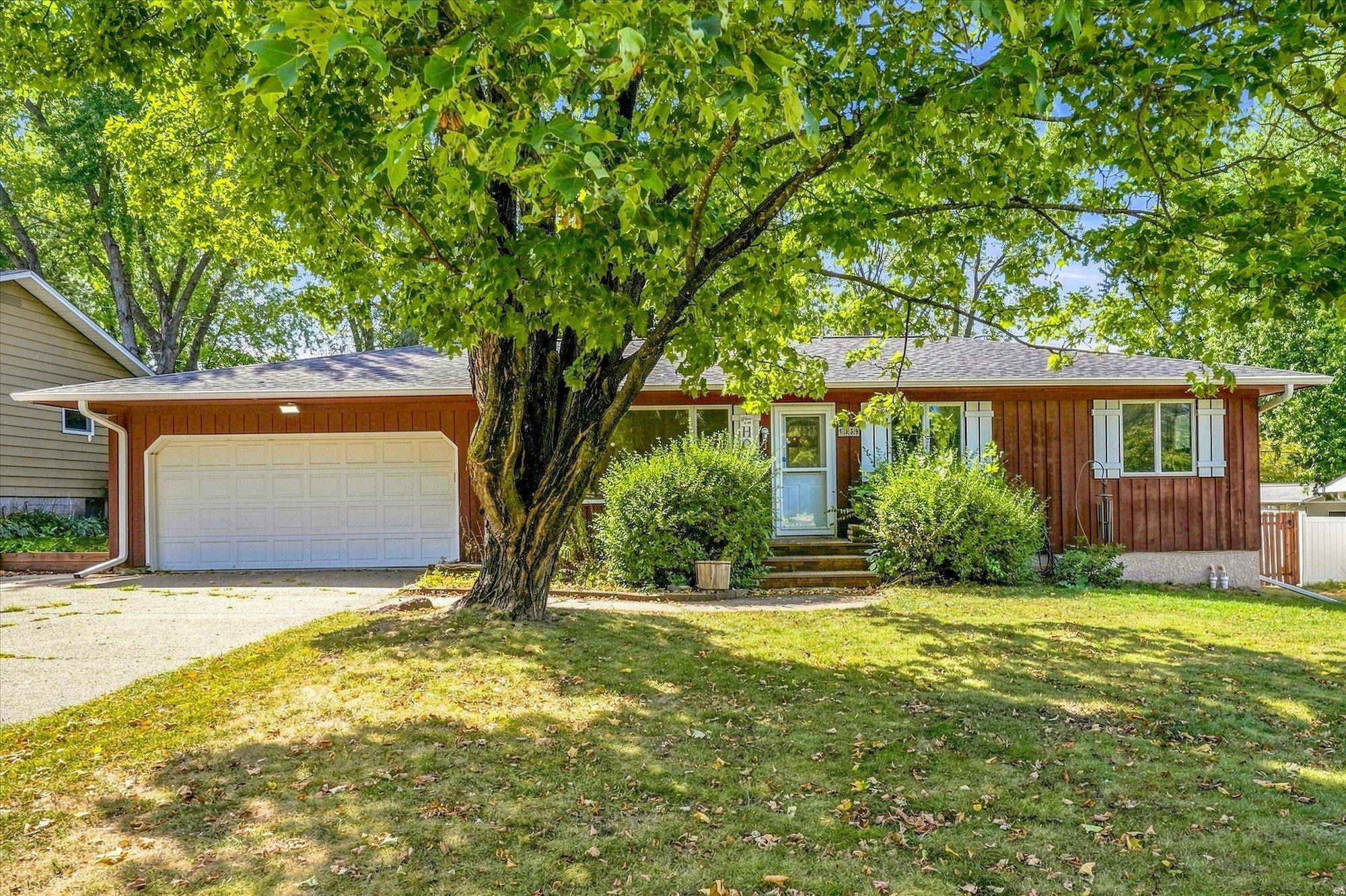 1339 Oak ST, River Falls, WI 54022